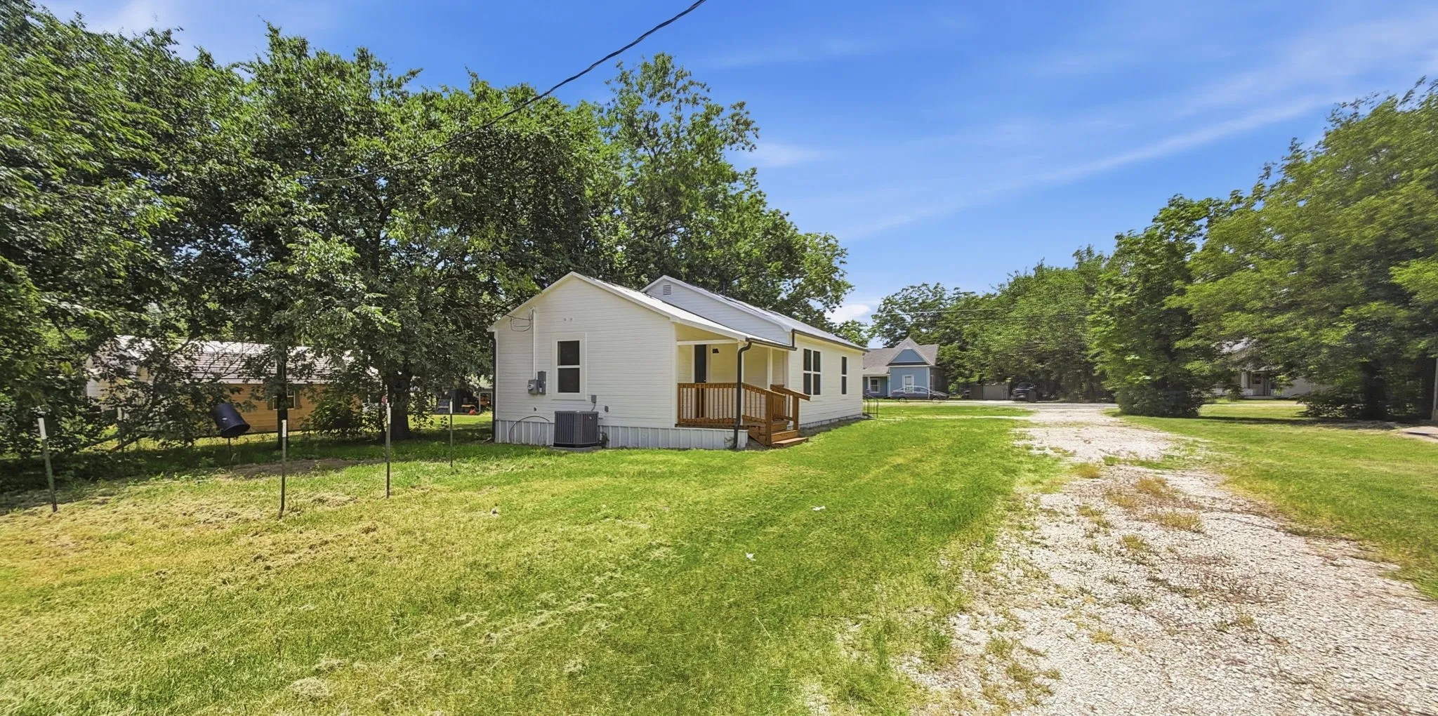 Single Family Residence For Sale in Grayson County , 108 N Main Street, Sadler, Texas 76264, 2 Bedroom, 2 Bathroom, Garage spaces, 1,070 Sqft, built in 1930, mls#21357737, Real Estate Agent in Sadler, Homes For Sale in Grayson county, Homes For Sale in Sadler, Realtor in Sadler Texas, Real Estate Brokerage Independent Realty Texas, Luminita Cordes Realtor