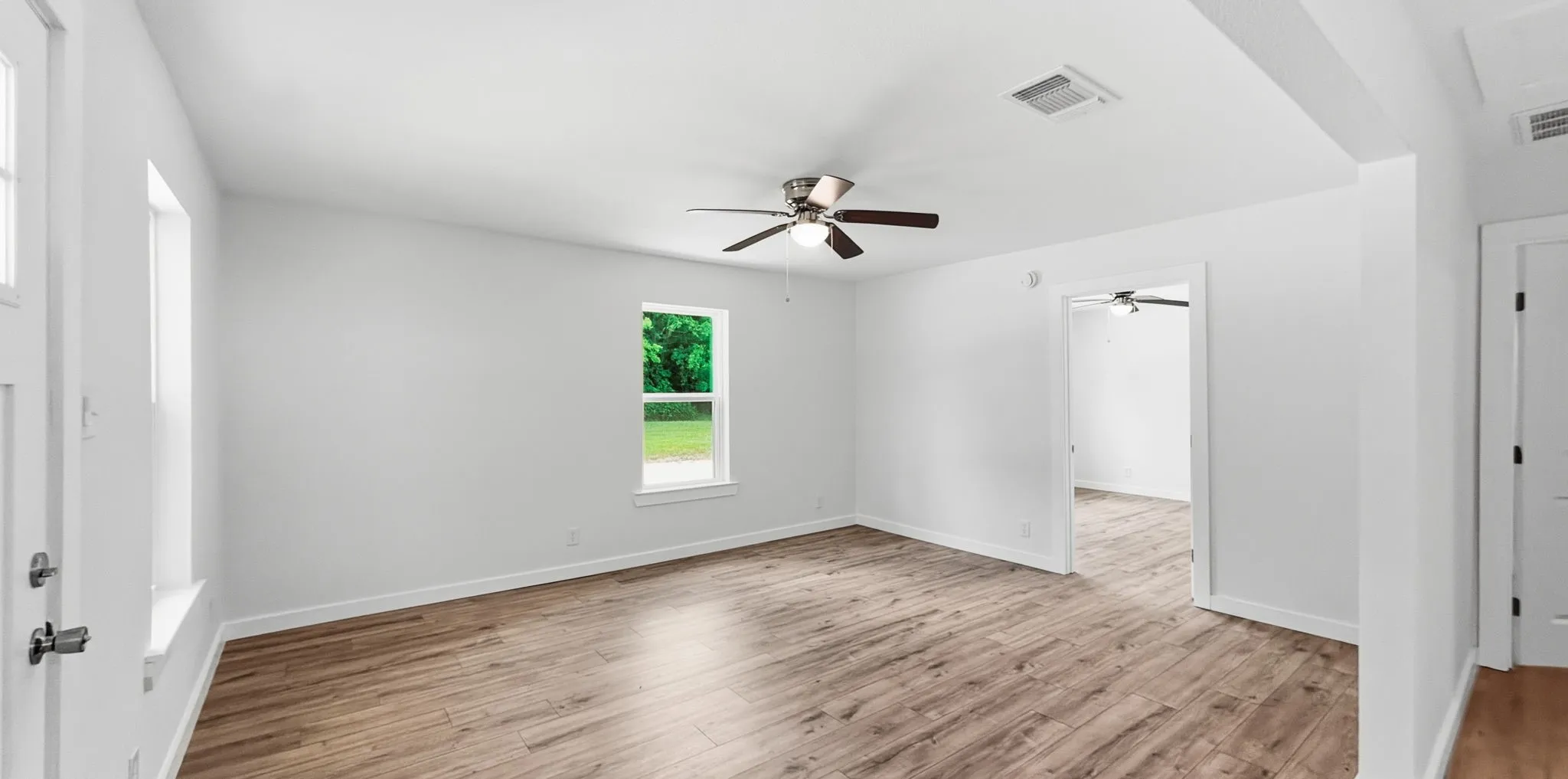 Single Family Residence For Sale in Grayson County , 108 N Main Street, Sadler, Texas 76264, 2 Bedroom, 2 Bathroom, Garage spaces, 1,070 Sqft, built in 1930, mls#21357737, Real Estate Agent in Sadler, Homes For Sale in Grayson county, Homes For Sale in Sadler, Realtor in Sadler Texas, Real Estate Brokerage Independent Realty Texas, Luminita Cordes Realtor