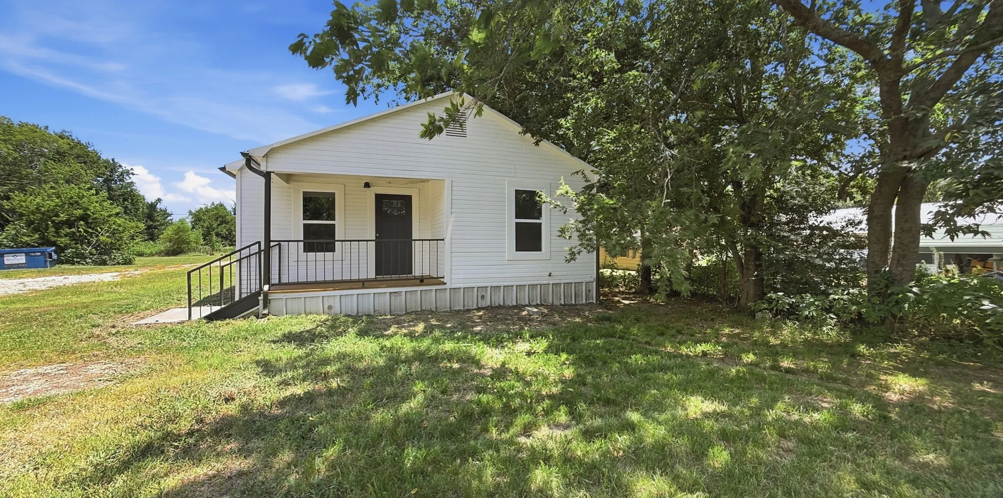 Single Family Residence For Sale in Grayson County , 108 N Main Street, Sadler, Texas 76264, 2 Bedroom, 2 Bathroom, Garage spaces, 1,070 Sqft, built in 1930, mls#21357737, Real Estate Agent in Sadler, Homes For Sale in Grayson county, Homes For Sale in Sadler, Realtor in Sadler Texas, Real Estate Brokerage Independent Realty Texas, Luminita Cordes Realtor