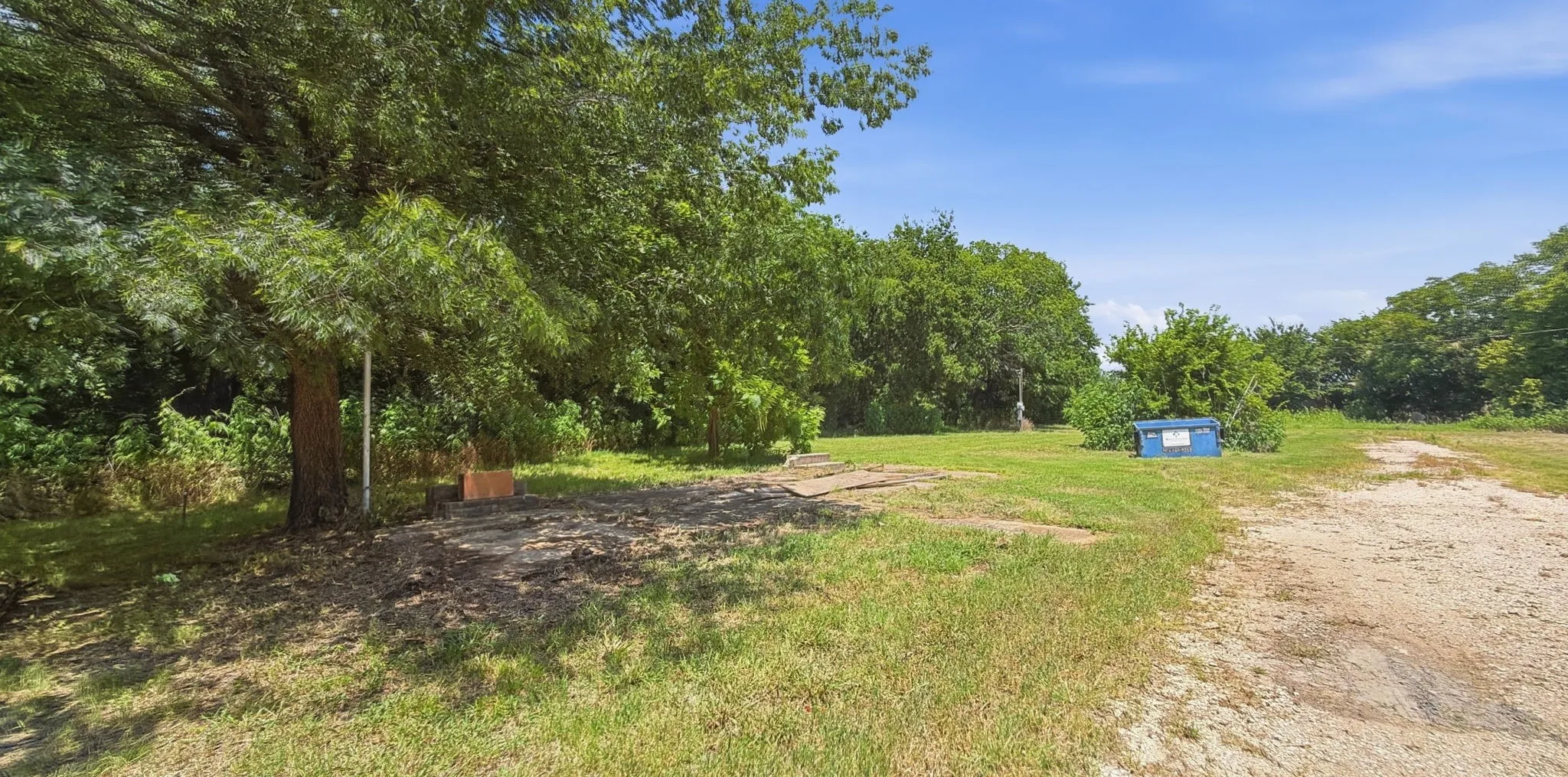 Single Family Residence For Sale in Grayson County , 108 N Main Street, Sadler, Texas 76264, 2 Bedroom, 2 Bathroom, Garage spaces, 1,070 Sqft, built in 1930, mls#21357737, Real Estate Agent in Sadler, Homes For Sale in Grayson county, Homes For Sale in Sadler, Realtor in Sadler Texas, Real Estate Brokerage Independent Realty Texas, Luminita Cordes Realtor