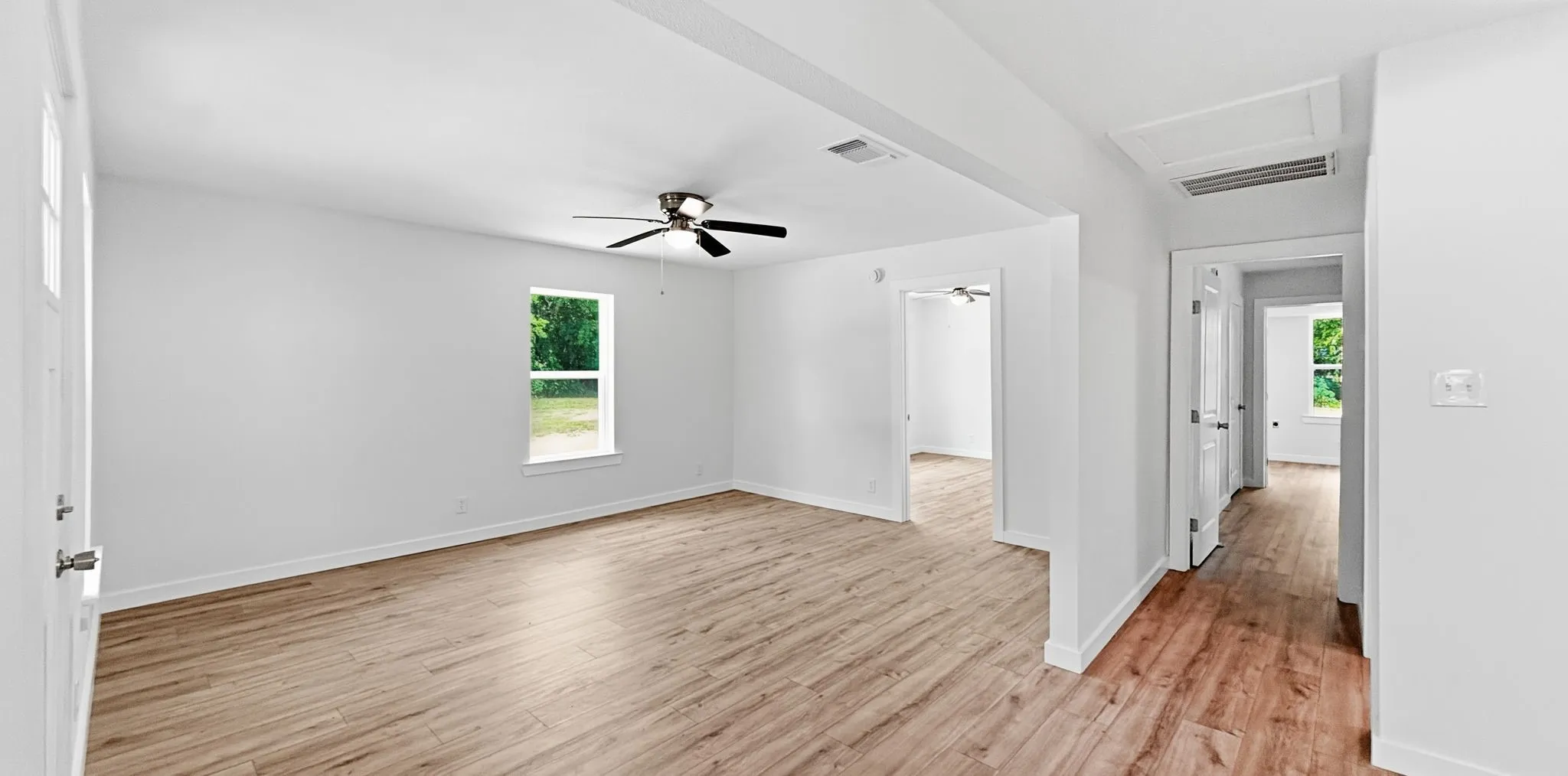 Single Family Residence For Sale in Grayson County , 108 N Main Street, Sadler, Texas 76264, 2 Bedroom, 2 Bathroom, Garage spaces, 1,070 Sqft, built in 1930, mls#21357737, Real Estate Agent in Sadler, Homes For Sale in Grayson county, Homes For Sale in Sadler, Realtor in Sadler Texas, Real Estate Brokerage Independent Realty Texas, Luminita Cordes Realtor