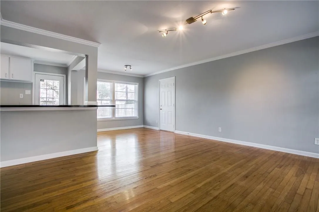 Single Family Residence For Rent in Dallas County , 11309 Ulloa Lane, Dallas, Texas 75228, 3 Bedroom, 1 Bathroom, 1 Garage spaces, 1,167 Sqft, built in 1953, Price $2,100, mls#21360628, Real Estate Agent in Dallas, Homes For Rent in Dallas county, Homes For Rent in Dallas, Realtor in Dallas Texas, Real Estate Brokerage Independent Realty Texas, Luminita Cordes Realtor