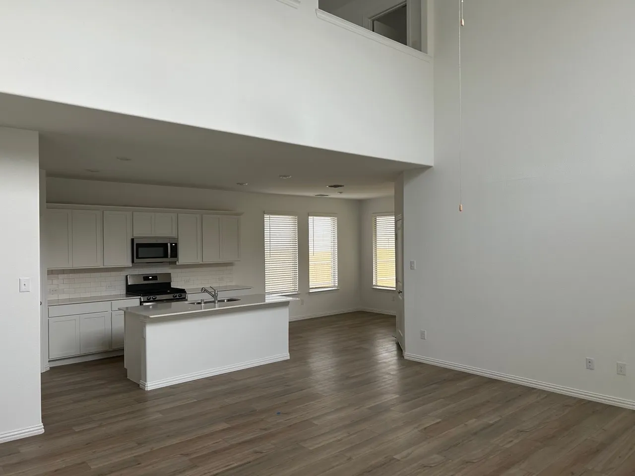 Single Family Residence For Rent in Tarrant County , 2517 Maplehurst Drive, Fort Worth, Texas 76179, 4 Bedroom, 5 Bathroom, 2 Garage spaces, 2,472 Sqft, built in 2023, mls#21360670, Real Estate Agent in Fort Worth, Homes For Rent in Tarrant county, Homes For Rent in Fort Worth, Realtor in Fort Worth Texas, Real Estate Brokerage Independent Realty Texas, Luminita Cordes Realtor