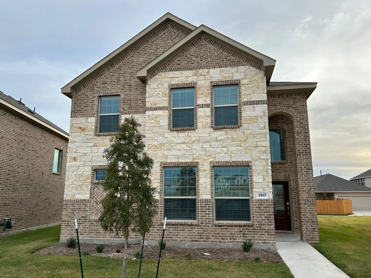 Single Family Residence For Rent in Tarrant County , 2517 Maplehurst Drive, Fort Worth, Texas 76179, 4 Bedroom, 5 Bathroom, 2 Garage spaces, 2,472 Sqft, built in 2023, mls#21360670, Real Estate Agent in Fort Worth, Homes For Rent in Tarrant county, Homes For Rent in Fort Worth, Realtor in Fort Worth Texas, Real Estate Brokerage Independent Realty Texas, Luminita Cordes Realtor