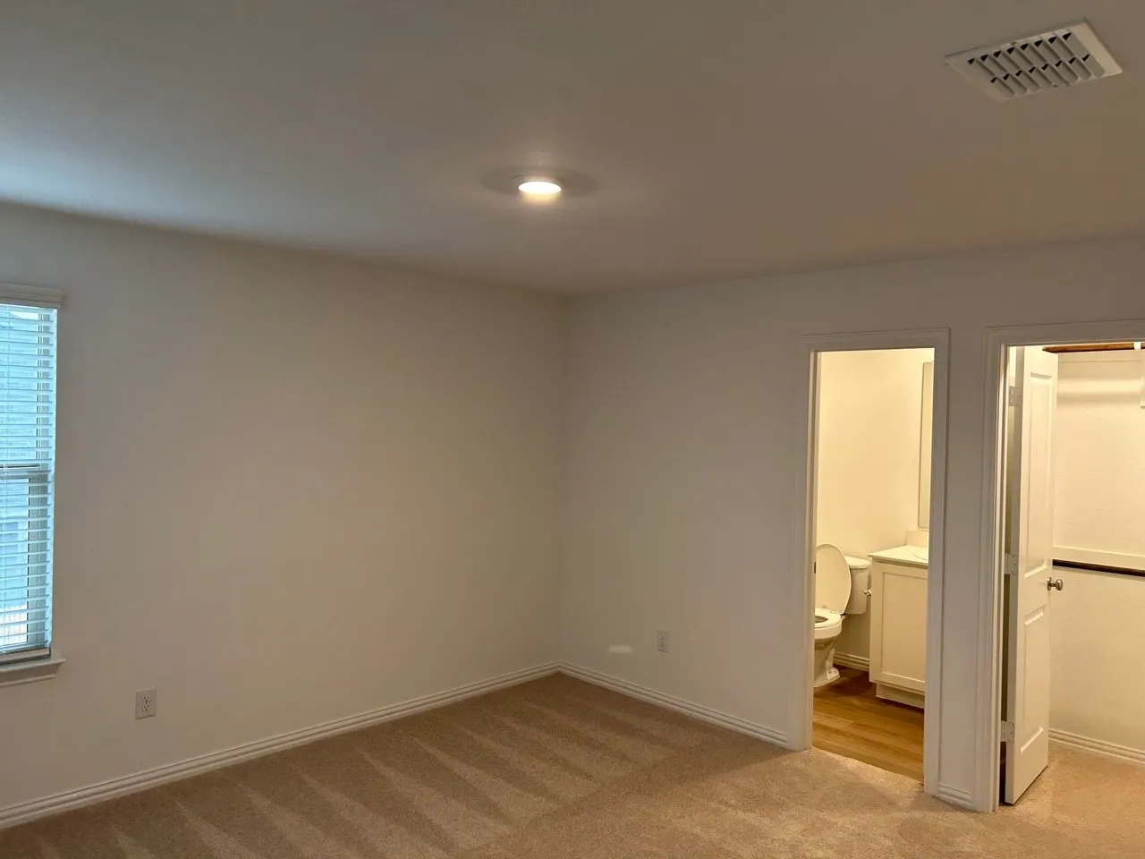 Single Family Residence For Rent in Tarrant County , 2517 Maplehurst Drive, Fort Worth, Texas 76179, 4 Bedroom, 5 Bathroom, 2 Garage spaces, 2,472 Sqft, built in 2023, mls#21360670, Real Estate Agent in Fort Worth, Homes For Rent in Tarrant county, Homes For Rent in Fort Worth, Realtor in Fort Worth Texas, Real Estate Brokerage Independent Realty Texas, Luminita Cordes Realtor