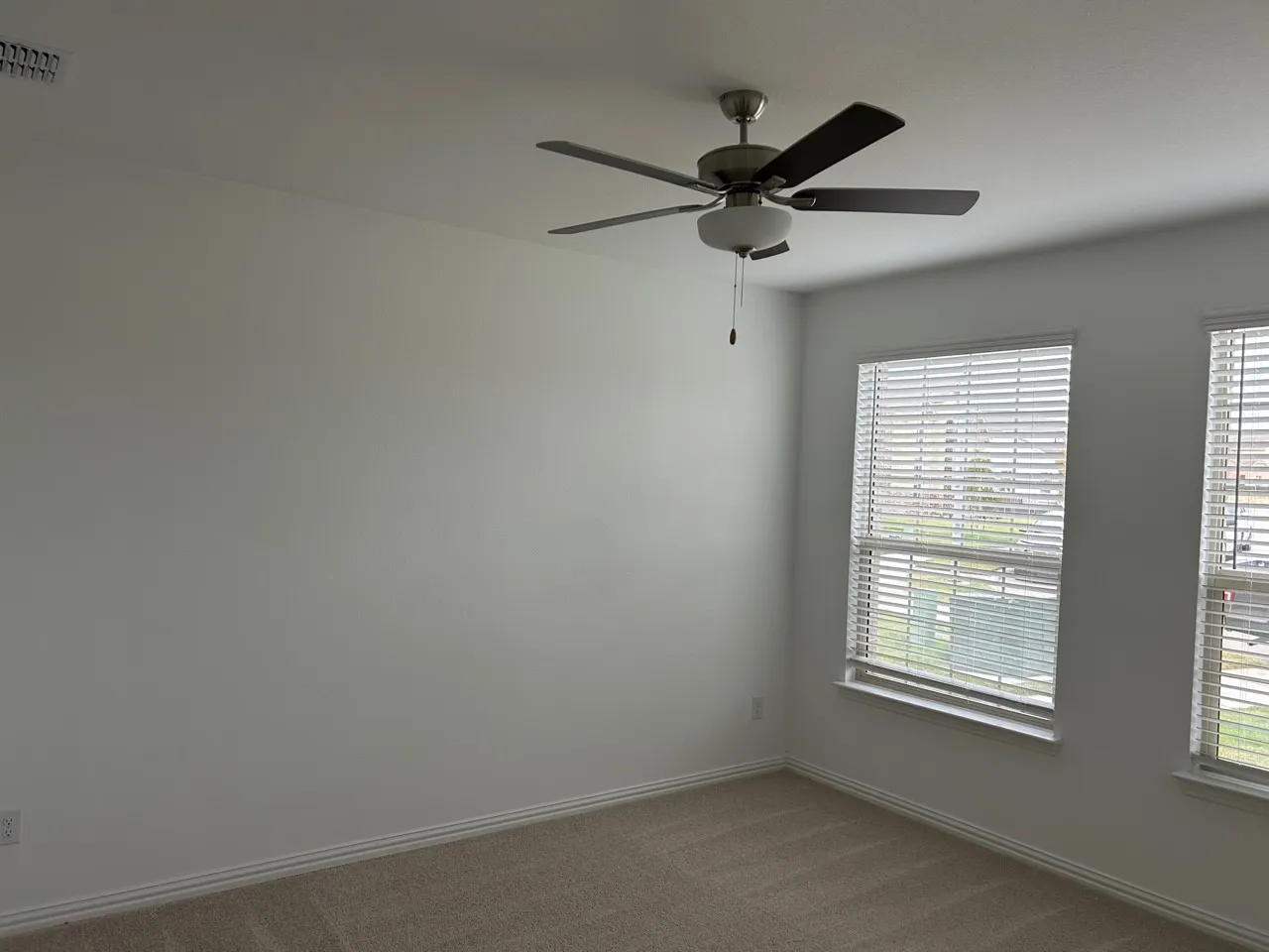 Single Family Residence For Rent in Tarrant County , 2517 Maplehurst Drive, Fort Worth, Texas 76179, 4 Bedroom, 5 Bathroom, 2 Garage spaces, 2,472 Sqft, built in 2023, mls#21360670, Real Estate Agent in Fort Worth, Homes For Rent in Tarrant county, Homes For Rent in Fort Worth, Realtor in Fort Worth Texas, Real Estate Brokerage Independent Realty Texas, Luminita Cordes Realtor