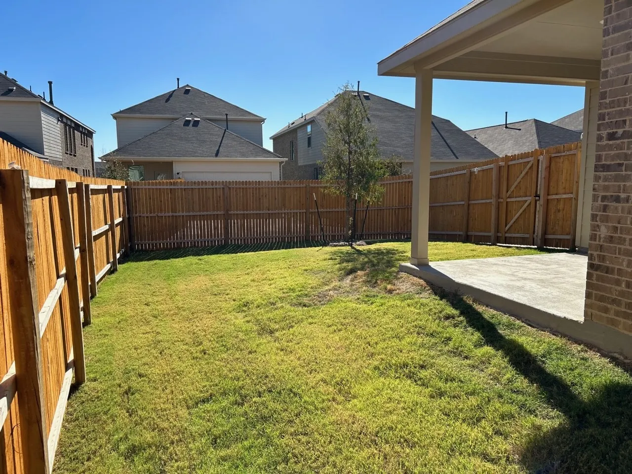 Single Family Residence For Rent in Tarrant County , 2517 Maplehurst Drive, Fort Worth, Texas 76179, 4 Bedroom, 5 Bathroom, 2 Garage spaces, 2,472 Sqft, built in 2023, mls#21360670, Real Estate Agent in Fort Worth, Homes For Rent in Tarrant county, Homes For Rent in Fort Worth, Realtor in Fort Worth Texas, Real Estate Brokerage Independent Realty Texas, Luminita Cordes Realtor