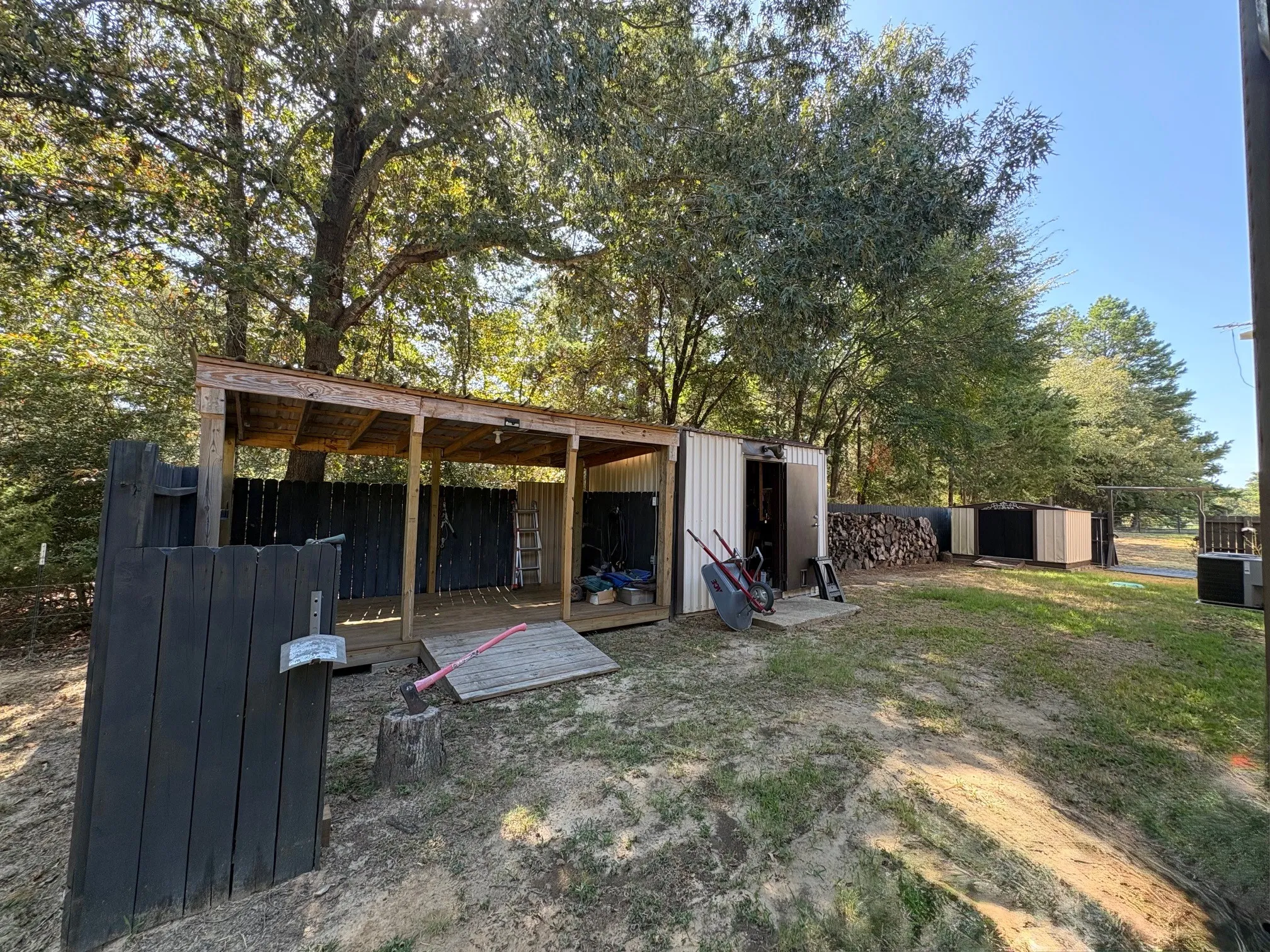 Single Family Residence For Sale in Anderson County , 145 Private Road 7004, Frankston, Texas 75763, 3 Bedroom, 2 Bathroom, Garage spaces, 2,510 Sqft, built in 2005, mls#21360648, Real Estate Agent in Frankston, Homes For Sale in Anderson county, Homes For Sale in Frankston, Realtor in Frankston Texas, Real Estate Brokerage Independent Realty Texas, Luminita Cordes Realtor