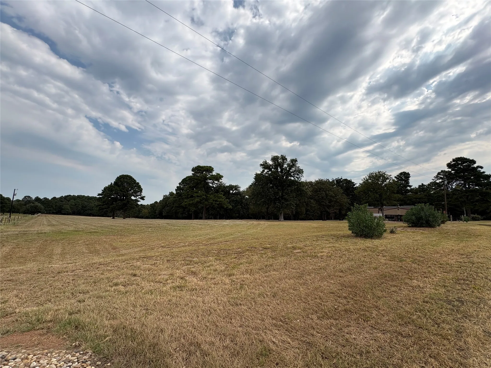 Single Family Residence For Sale in Anderson County , 145 Private Road 7004, Frankston, Texas 75763, 3 Bedroom, 2 Bathroom, Garage spaces, 2,510 Sqft, built in 2005, mls#21360648, Real Estate Agent in Frankston, Homes For Sale in Anderson county, Homes For Sale in Frankston, Realtor in Frankston Texas, Real Estate Brokerage Independent Realty Texas, Luminita Cordes Realtor