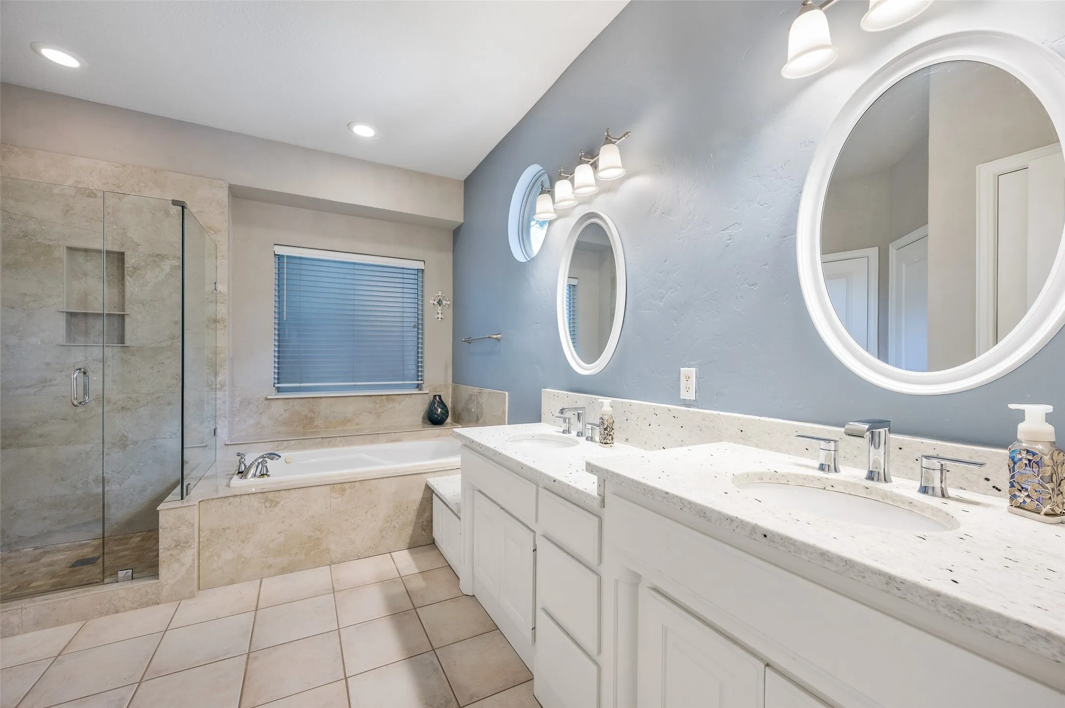 Single Family Residence For Sale in Denton County , 626 Indian Creek Drive, Trophy Club, Texas 76262, 4 Bedroom, 3 Bathroom, 3 Garage spaces, 2,771 Sqft, built in 1997, mls#21359978, Real Estate Agent in Trophy Club, Homes For Sale in Denton county, Homes For Sale in Trophy Club, Realtor in Trophy Club Texas, Real Estate Brokerage Independent Realty Texas, Luminita Cordes Realtor