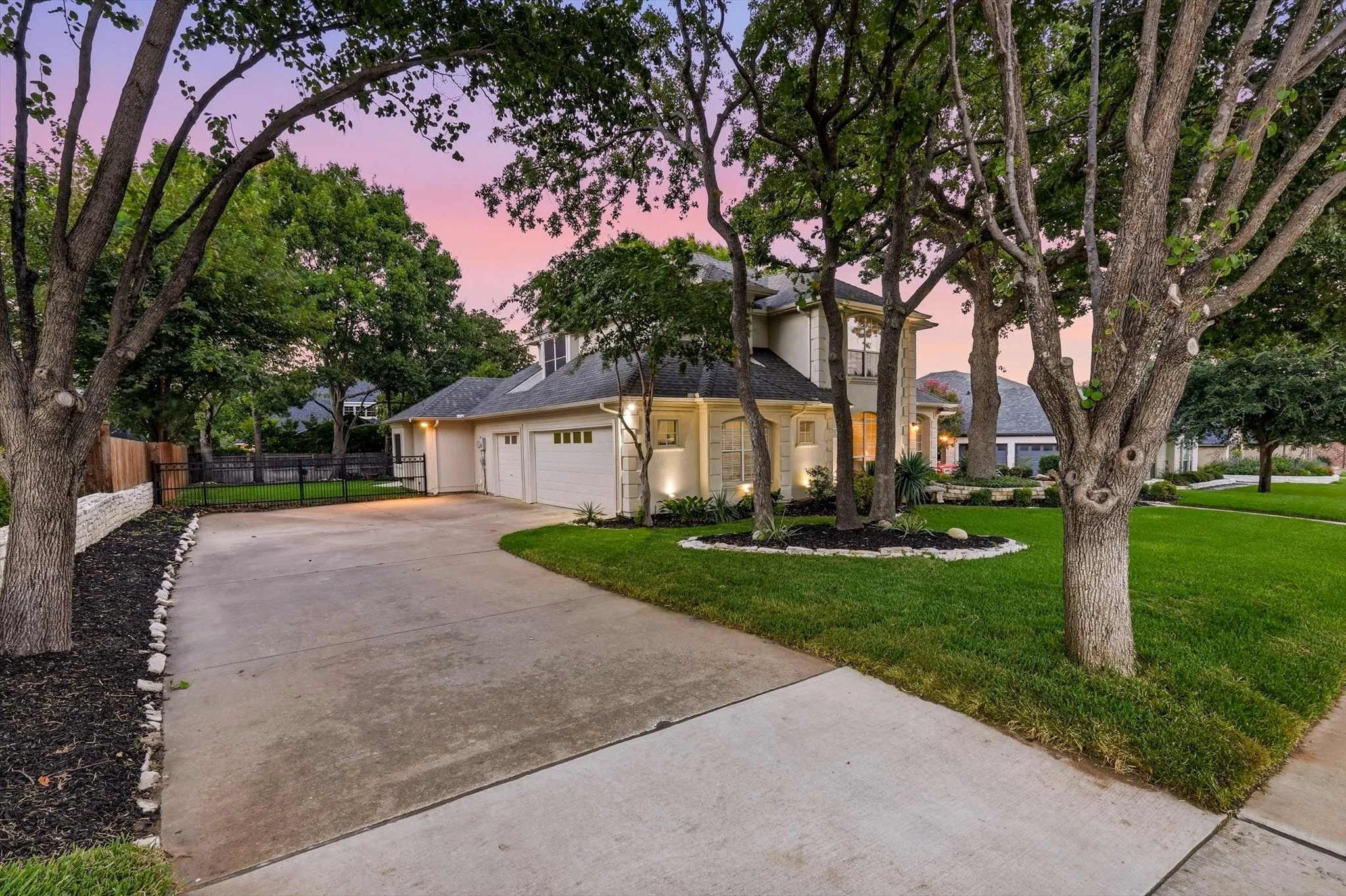 Single Family Residence For Sale in Denton County , 626 Indian Creek Drive, Trophy Club, Texas 76262, 4 Bedroom, 3 Bathroom, 3 Garage spaces, 2,771 Sqft, built in 1997, mls#21359978, Real Estate Agent in Trophy Club, Homes For Sale in Denton county, Homes For Sale in Trophy Club, Realtor in Trophy Club Texas, Real Estate Brokerage Independent Realty Texas, Luminita Cordes Realtor