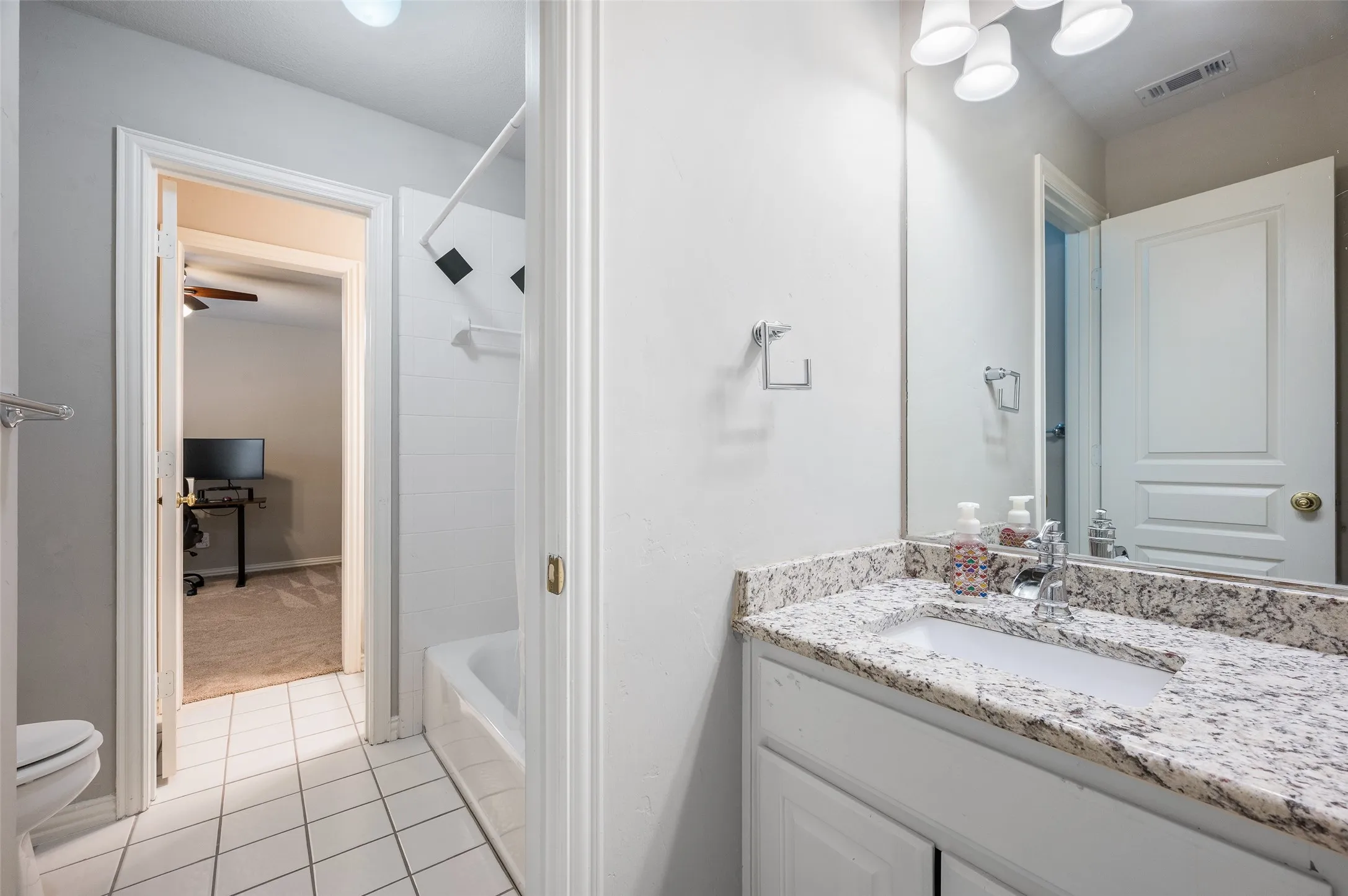 Single Family Residence For Sale in Denton County , 626 Indian Creek Drive, Trophy Club, Texas 76262, 4 Bedroom, 3 Bathroom, 3 Garage spaces, 2,771 Sqft, built in 1997, mls#21359978, Real Estate Agent in Trophy Club, Homes For Sale in Denton county, Homes For Sale in Trophy Club, Realtor in Trophy Club Texas, Real Estate Brokerage Independent Realty Texas, Luminita Cordes Realtor