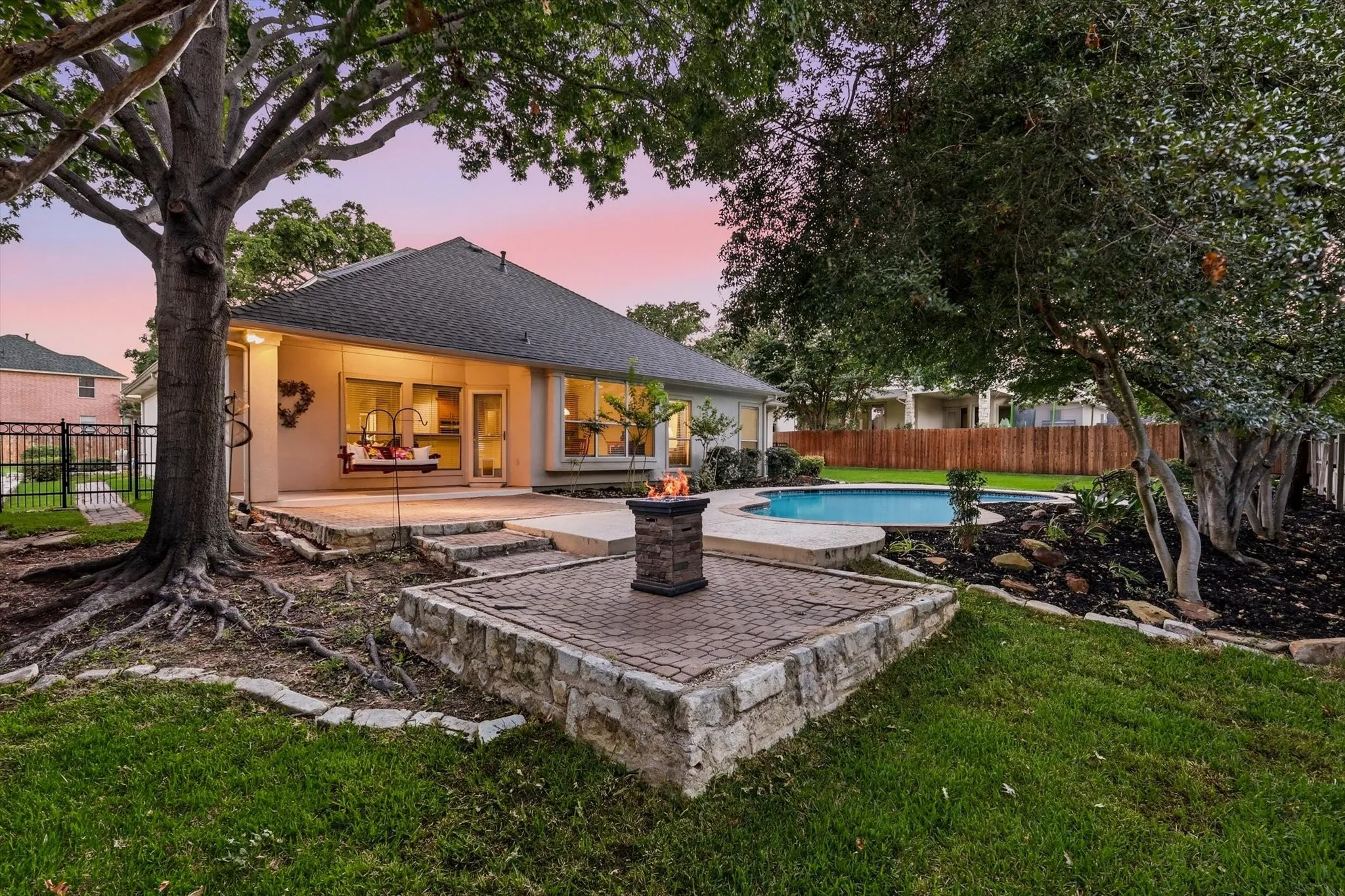 Single Family Residence For Sale in Denton County , 626 Indian Creek Drive, Trophy Club, Texas 76262, 4 Bedroom, 3 Bathroom, 3 Garage spaces, 2,771 Sqft, built in 1997, mls#21359978, Real Estate Agent in Trophy Club, Homes For Sale in Denton county, Homes For Sale in Trophy Club, Realtor in Trophy Club Texas, Real Estate Brokerage Independent Realty Texas, Luminita Cordes Realtor