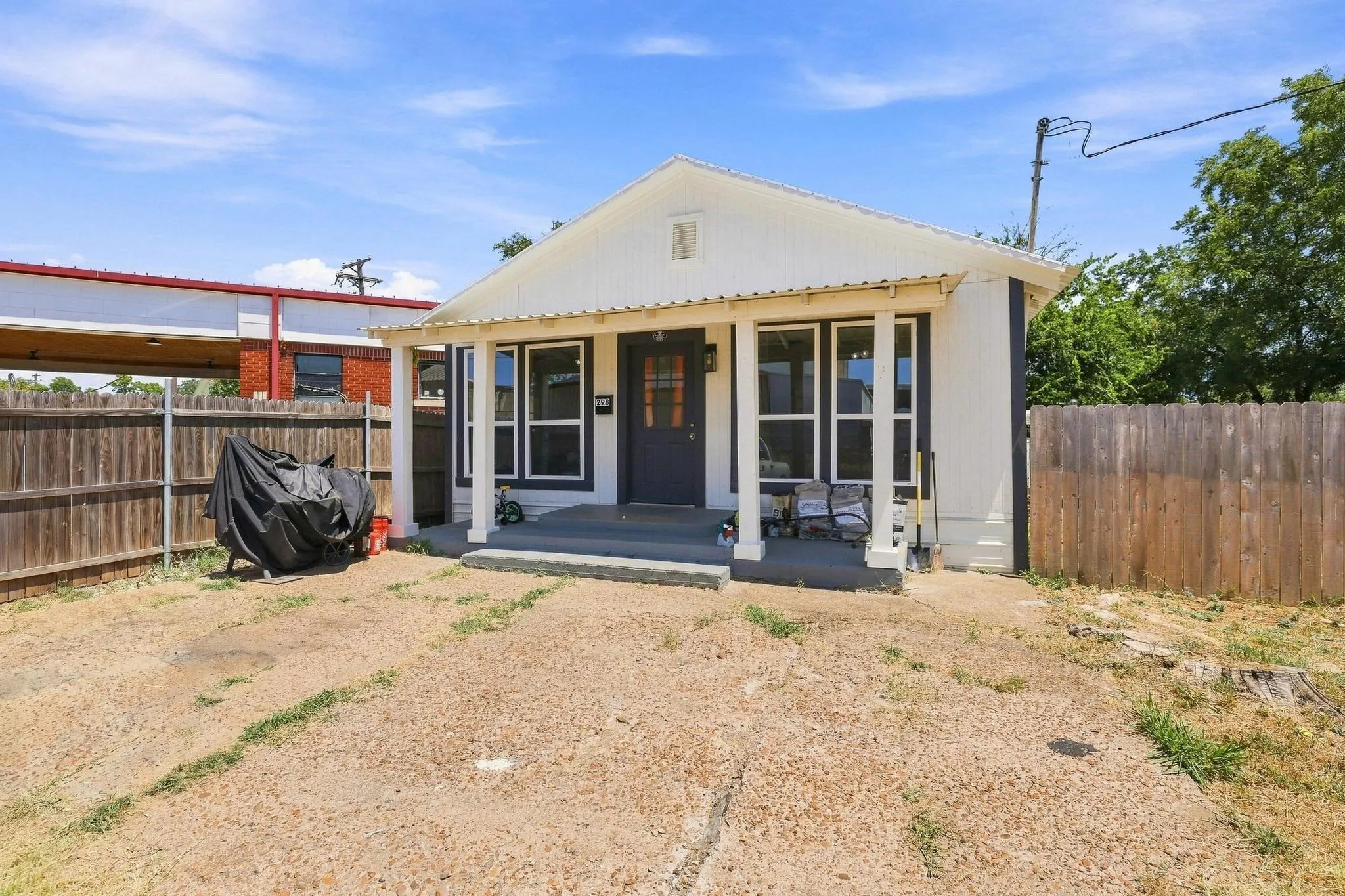 Single Family Residence For Sale in Fannin County , 298 7th Street, Honey Grove, Texas 75446, 3 Bedroom, 2 Bathroom, Garage spaces, 960 Sqft, built in 1950, Price $185,000, mls#21347755, Real Estate Agent in Honey Grove, Homes For Sale in Fannin county, Homes For Sale in Honey Grove, Realtor in Honey Grove Texas, Real Estate Brokerage Independent Realty Texas, Luminita Cordes Realtor