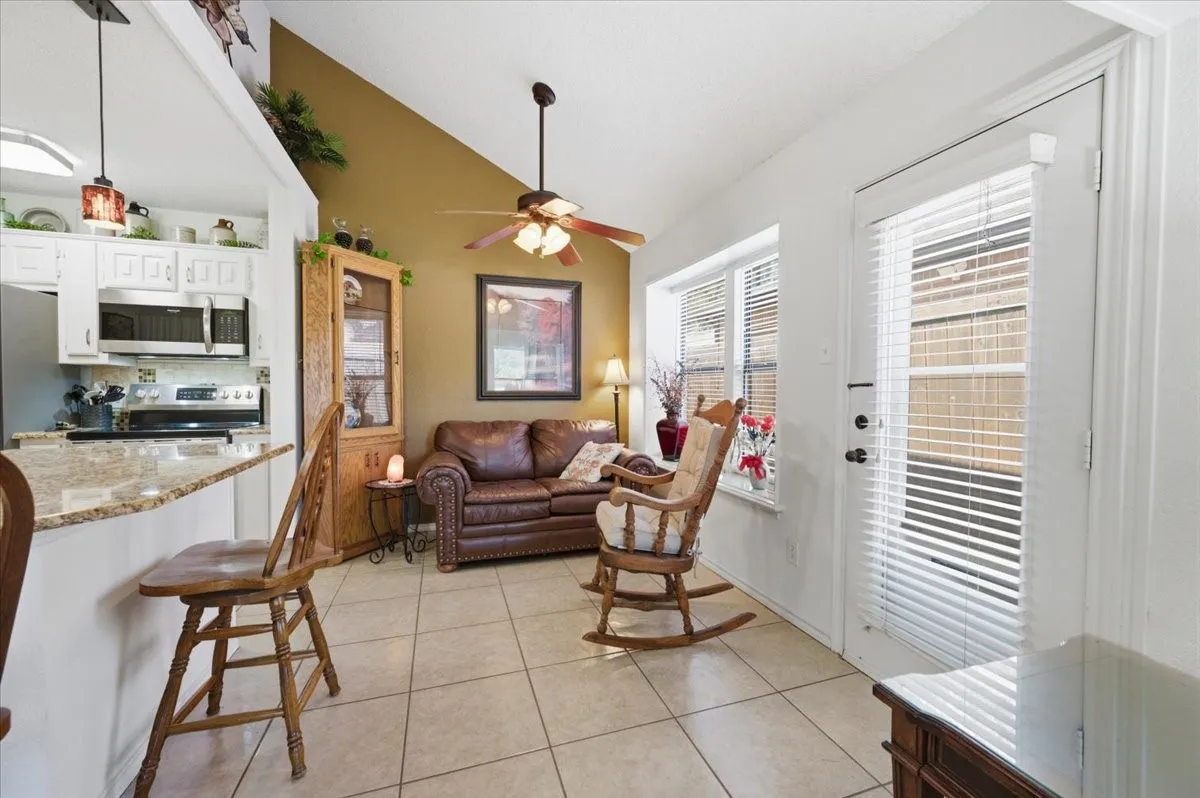 Single Family Residence For Sale in Dallas County , 2118 Artherfield Drive, Carrollton, Texas 75006, 3 Bedroom, 2 Bathroom, 2 Garage spaces, 1,208 Sqft, built in 1983, mls#21359474, Real Estate Agent in Carrollton, Homes For Sale in Dallas county, Homes For Sale in Carrollton, Realtor in Carrollton Texas, Real Estate Brokerage Independent Realty Texas, Luminita Cordes Realtor