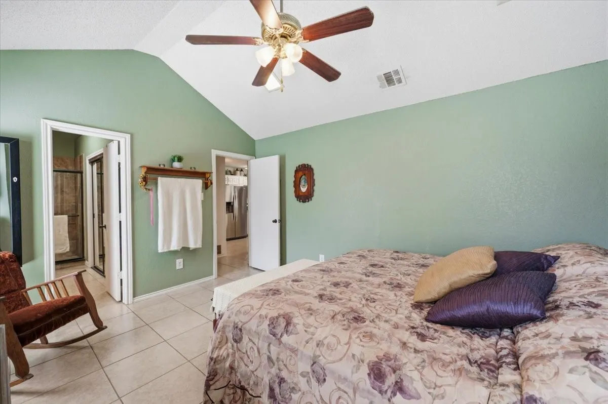 Single Family Residence For Sale in Dallas County , 2118 Artherfield Drive, Carrollton, Texas 75006, 3 Bedroom, 2 Bathroom, 2 Garage spaces, 1,208 Sqft, built in 1983, mls#21359474, Real Estate Agent in Carrollton, Homes For Sale in Dallas county, Homes For Sale in Carrollton, Realtor in Carrollton Texas, Real Estate Brokerage Independent Realty Texas, Luminita Cordes Realtor