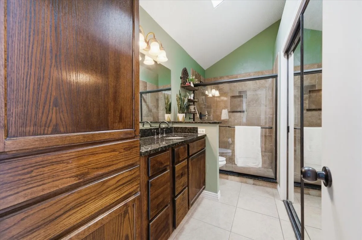 Single Family Residence For Sale in Dallas County , 2118 Artherfield Drive, Carrollton, Texas 75006, 3 Bedroom, 2 Bathroom, 2 Garage spaces, 1,208 Sqft, built in 1983, mls#21359474, Real Estate Agent in Carrollton, Homes For Sale in Dallas county, Homes For Sale in Carrollton, Realtor in Carrollton Texas, Real Estate Brokerage Independent Realty Texas, Luminita Cordes Realtor