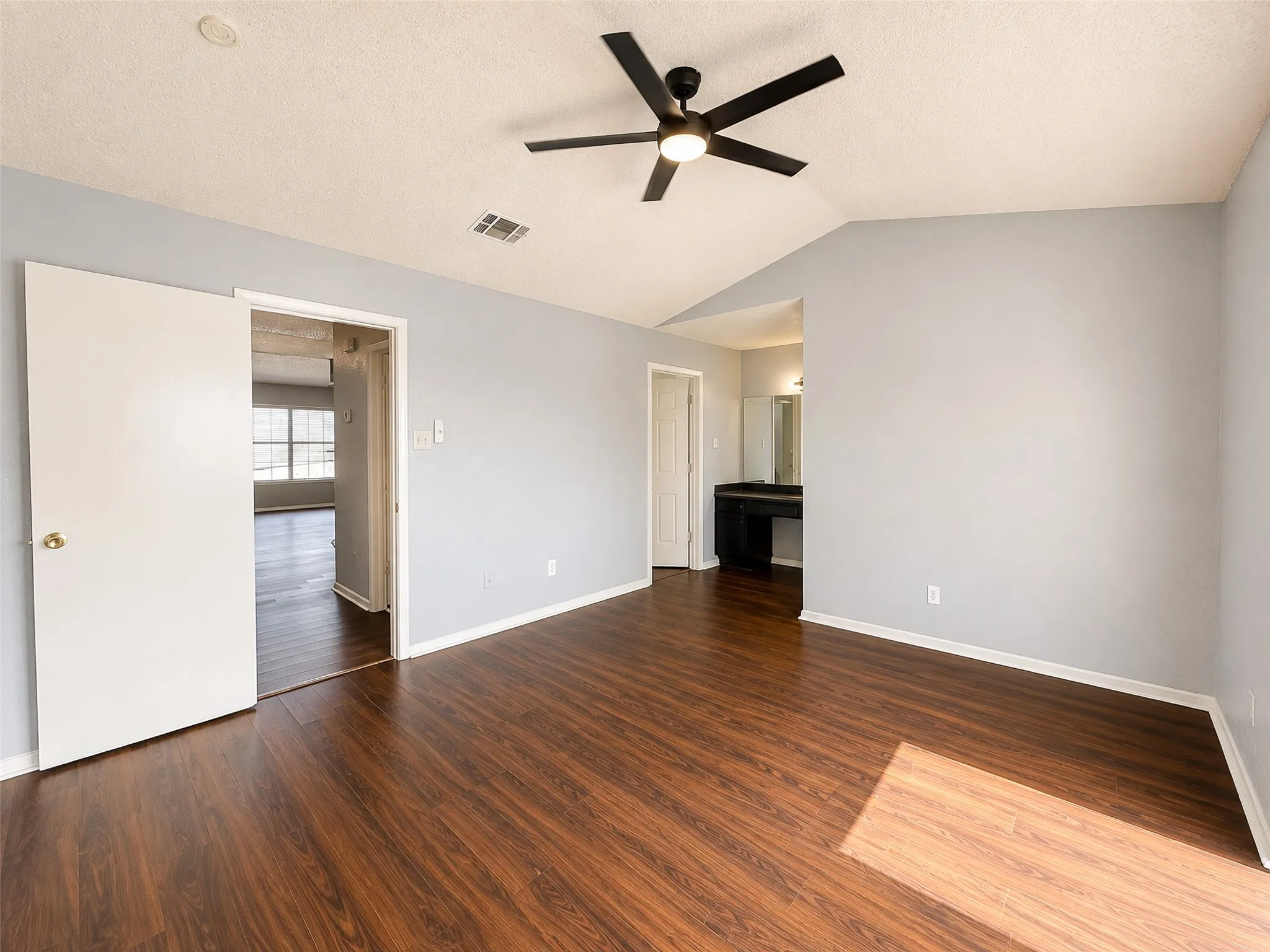 Condominium For Sale in Dallas County , 721 Lee Street 11, Mesquite, Texas 75149, 1 Bedroom, 1 Bathroom, Garage spaces, 800 Sqft, built in 1983, Price $119,900, mls#21360678, Real Estate Agent in Mesquite, Homes For Sale in Dallas county, Homes For Sale in Mesquite, Realtor in Mesquite Texas, Real Estate Brokerage Independent Realty Texas, Luminita Cordes Realtor