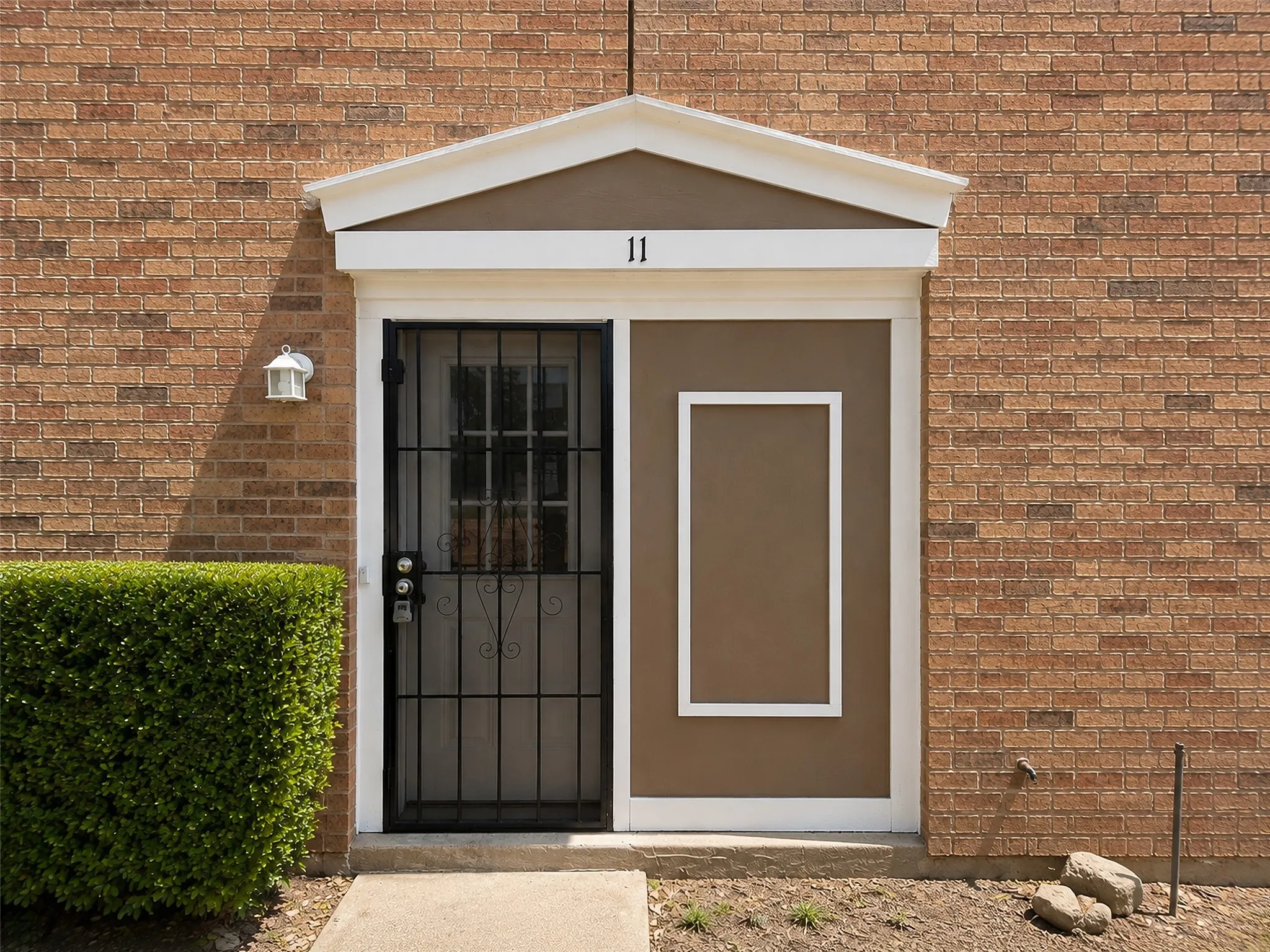 Condominium For Sale in Dallas County , 721 Lee Street 11, Mesquite, Texas 75149, 1 Bedroom, 1 Bathroom, Garage spaces, 800 Sqft, built in 1983, Price $119,900, mls#21360678, Real Estate Agent in Mesquite, Homes For Sale in Dallas county, Homes For Sale in Mesquite, Realtor in Mesquite Texas, Real Estate Brokerage Independent Realty Texas, Luminita Cordes Realtor