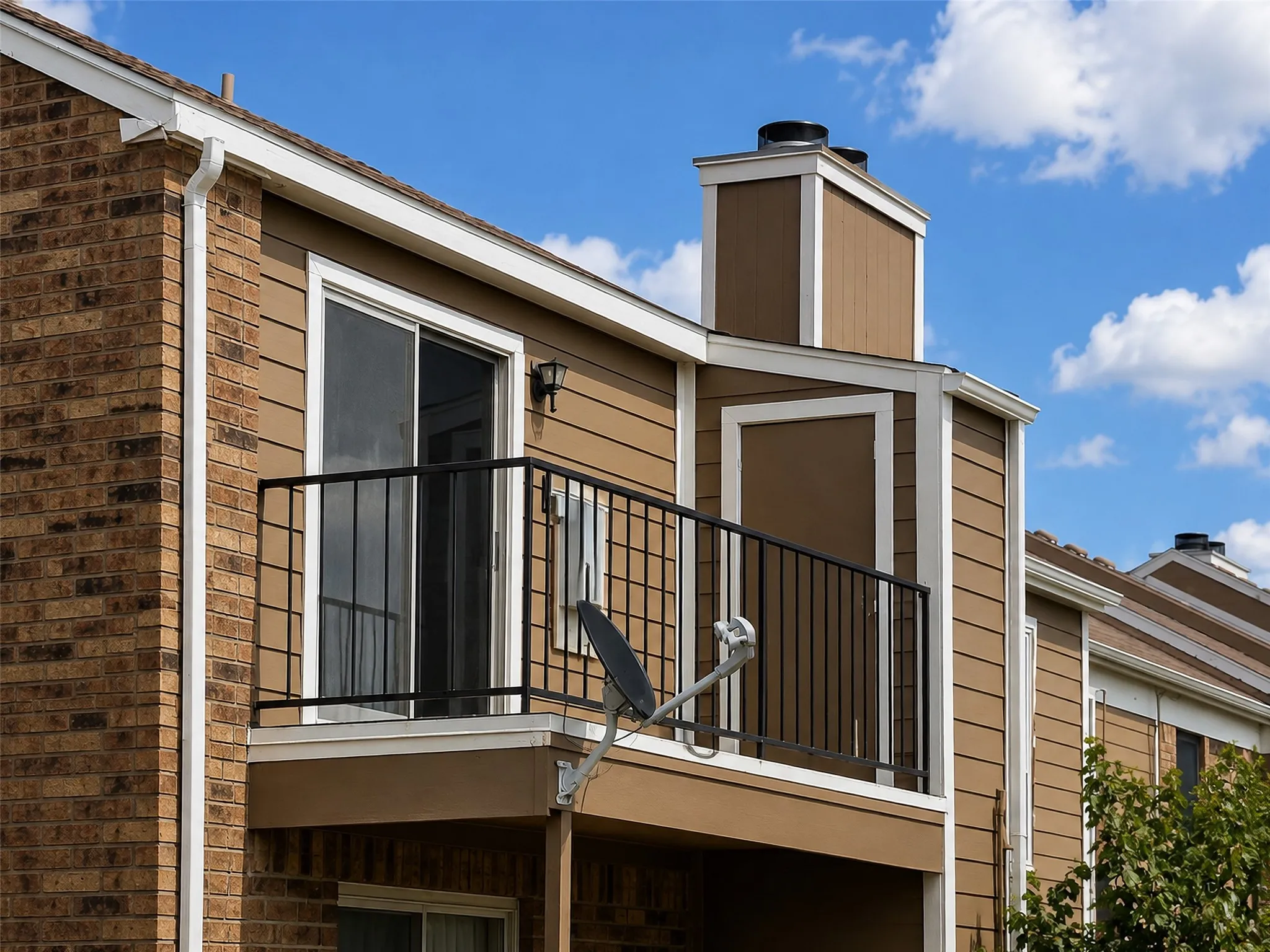 Condominium For Sale in Dallas County , 721 Lee Street 11, Mesquite, Texas 75149, 1 Bedroom, 1 Bathroom, Garage spaces, 800 Sqft, built in 1983, Price $119,900, mls#21360678, Real Estate Agent in Mesquite, Homes For Sale in Dallas county, Homes For Sale in Mesquite, Realtor in Mesquite Texas, Real Estate Brokerage Independent Realty Texas, Luminita Cordes Realtor