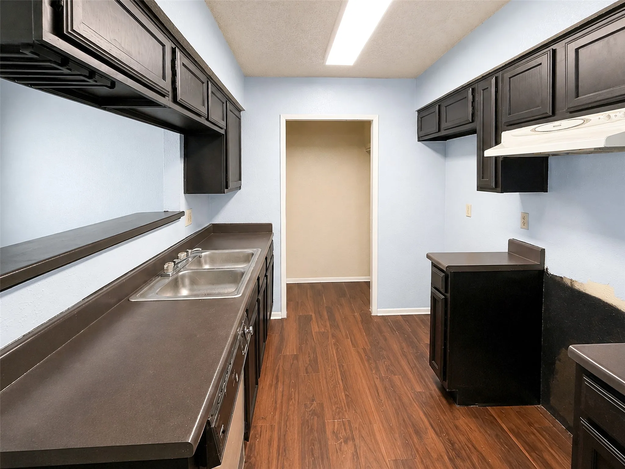 Condominium For Sale in Dallas County , 721 Lee Street 11, Mesquite, Texas 75149, 1 Bedroom, 1 Bathroom, Garage spaces, 800 Sqft, built in 1983, Price $119,900, mls#21360678, Real Estate Agent in Mesquite, Homes For Sale in Dallas county, Homes For Sale in Mesquite, Realtor in Mesquite Texas, Real Estate Brokerage Independent Realty Texas, Luminita Cordes Realtor