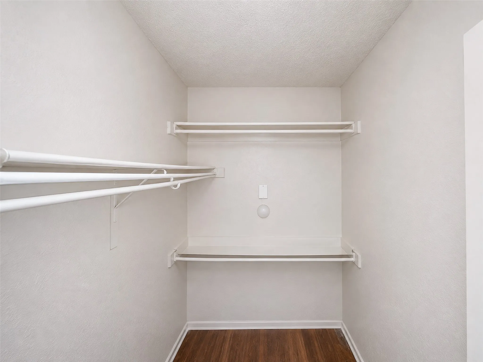 Condominium For Sale in Dallas County , 721 Lee Street 11, Mesquite, Texas 75149, 1 Bedroom, 1 Bathroom, Garage spaces, 800 Sqft, built in 1983, Price $119,900, mls#21360678, Real Estate Agent in Mesquite, Homes For Sale in Dallas county, Homes For Sale in Mesquite, Realtor in Mesquite Texas, Real Estate Brokerage Independent Realty Texas, Luminita Cordes Realtor