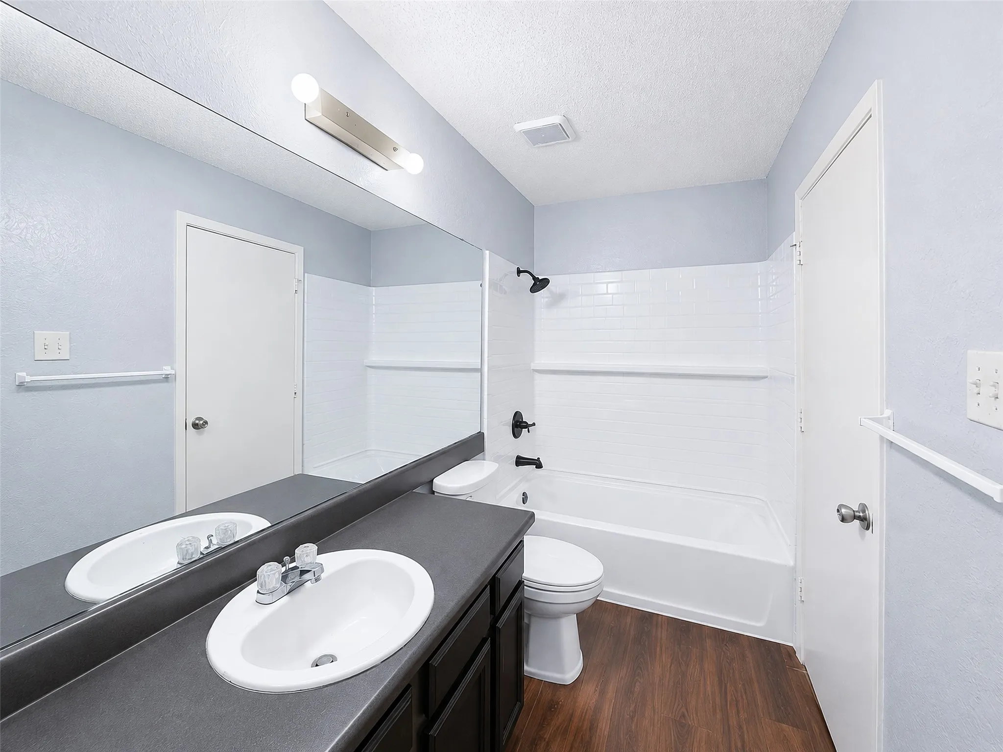 Condominium For Sale in Dallas County , 721 Lee Street 11, Mesquite, Texas 75149, 1 Bedroom, 1 Bathroom, Garage spaces, 800 Sqft, built in 1983, Price $119,900, mls#21360678, Real Estate Agent in Mesquite, Homes For Sale in Dallas county, Homes For Sale in Mesquite, Realtor in Mesquite Texas, Real Estate Brokerage Independent Realty Texas, Luminita Cordes Realtor