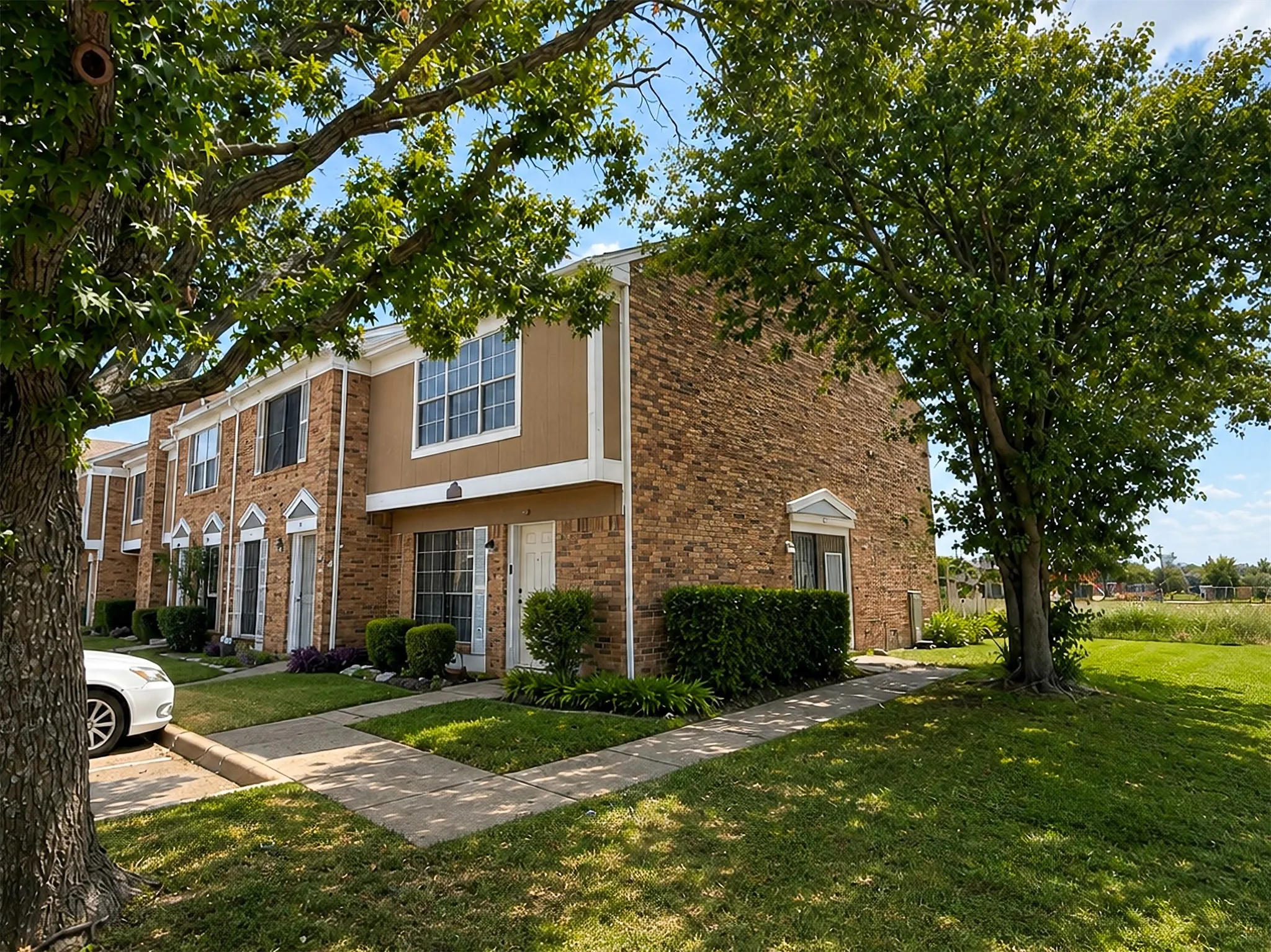 Condominium For Sale in Dallas County , 721 Lee Street 11, Mesquite, Texas 75149, 1 Bedroom, 1 Bathroom, Garage spaces, 800 Sqft, built in 1983, Price $119,900, mls#21360678, Real Estate Agent in Mesquite, Homes For Sale in Dallas county, Homes For Sale in Mesquite, Realtor in Mesquite Texas, Real Estate Brokerage Independent Realty Texas, Luminita Cordes Realtor