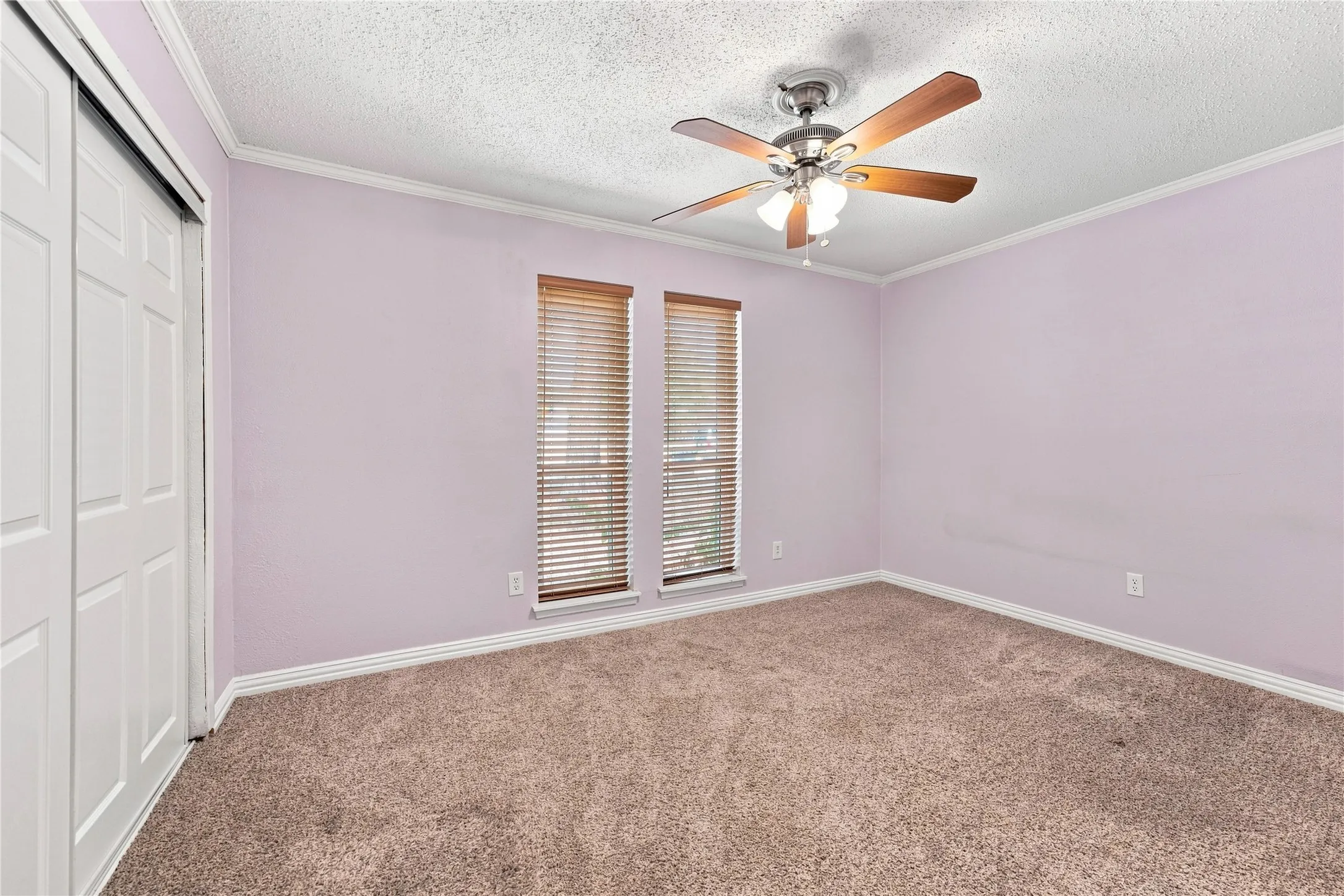 Single Family Residence For Sale in Tarrant County , 1912 Westover Drive, Arlington, Texas 76015, 4 Bedroom, 2 Bathroom, 2 Garage spaces, 1,201 Sqft, built in 1972, mls#21359622, Real Estate Agent in Arlington, Homes For Sale in Tarrant county, Homes For Sale in Arlington, Realtor in Arlington Texas, Real Estate Brokerage Independent Realty Texas, Luminita Cordes Realtor