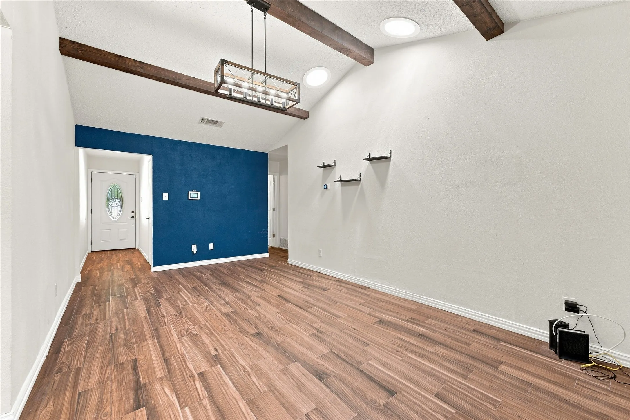 Single Family Residence For Sale in Tarrant County , 1912 Westover Drive, Arlington, Texas 76015, 4 Bedroom, 2 Bathroom, 2 Garage spaces, 1,201 Sqft, built in 1972, mls#21359622, Real Estate Agent in Arlington, Homes For Sale in Tarrant county, Homes For Sale in Arlington, Realtor in Arlington Texas, Real Estate Brokerage Independent Realty Texas, Luminita Cordes Realtor