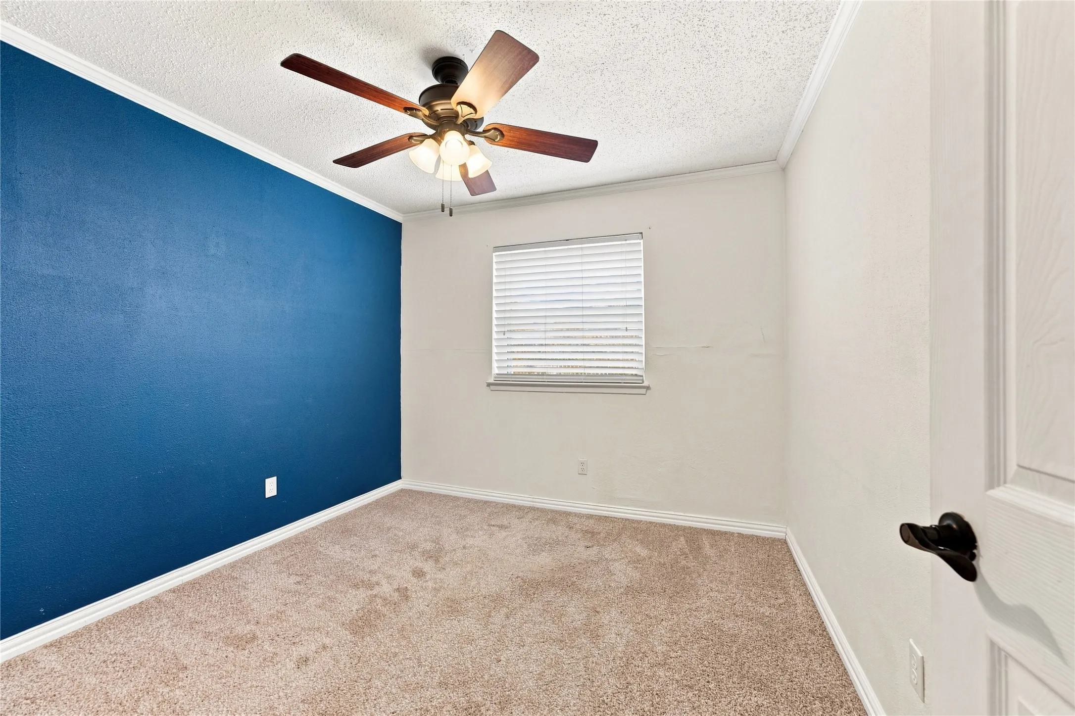 Single Family Residence For Sale in Tarrant County , 1912 Westover Drive, Arlington, Texas 76015, 4 Bedroom, 2 Bathroom, 2 Garage spaces, 1,201 Sqft, built in 1972, mls#21359622, Real Estate Agent in Arlington, Homes For Sale in Tarrant county, Homes For Sale in Arlington, Realtor in Arlington Texas, Real Estate Brokerage Independent Realty Texas, Luminita Cordes Realtor