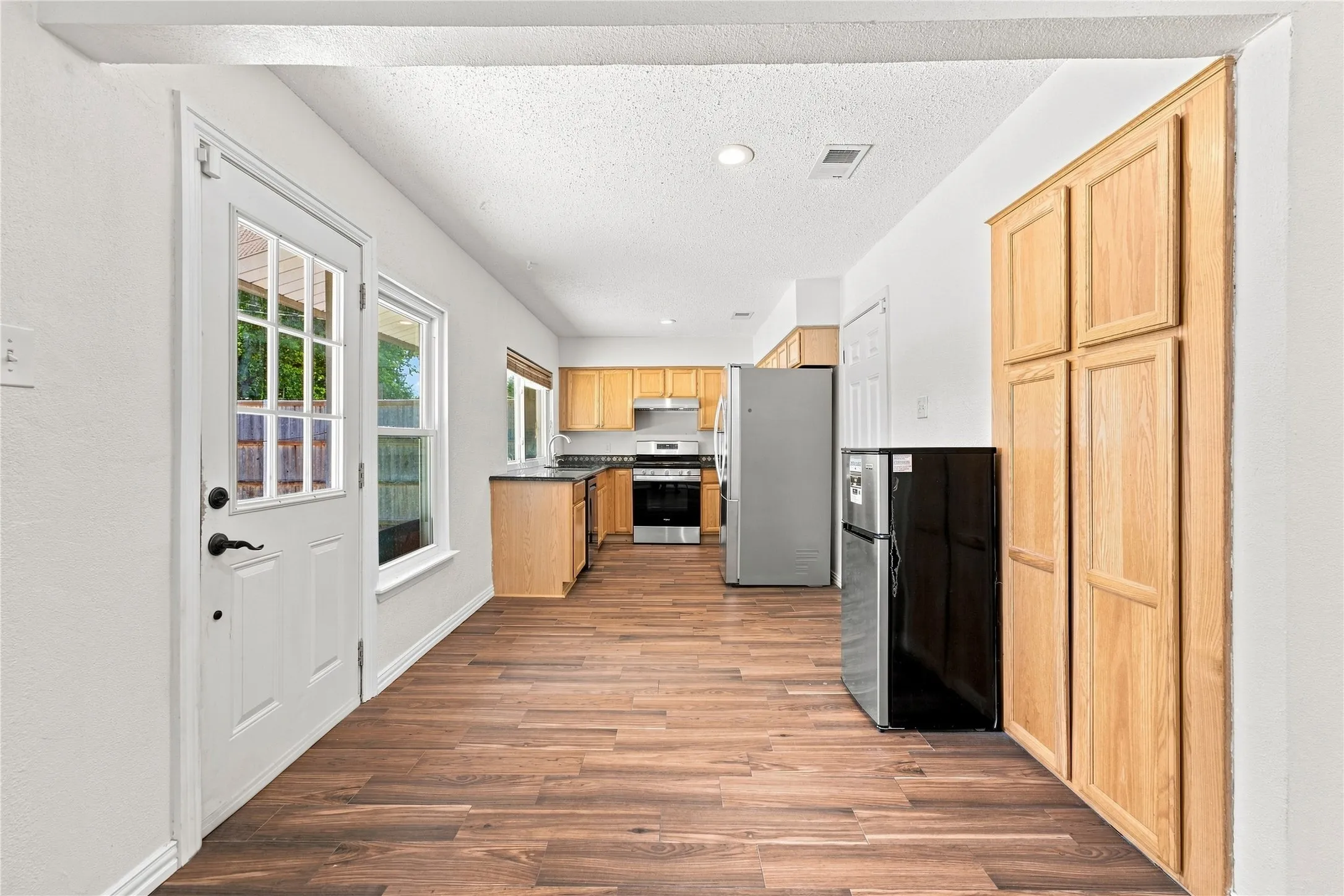 Single Family Residence For Sale in Tarrant County , 1912 Westover Drive, Arlington, Texas 76015, 4 Bedroom, 2 Bathroom, 2 Garage spaces, 1,201 Sqft, built in 1972, mls#21359622, Real Estate Agent in Arlington, Homes For Sale in Tarrant county, Homes For Sale in Arlington, Realtor in Arlington Texas, Real Estate Brokerage Independent Realty Texas, Luminita Cordes Realtor