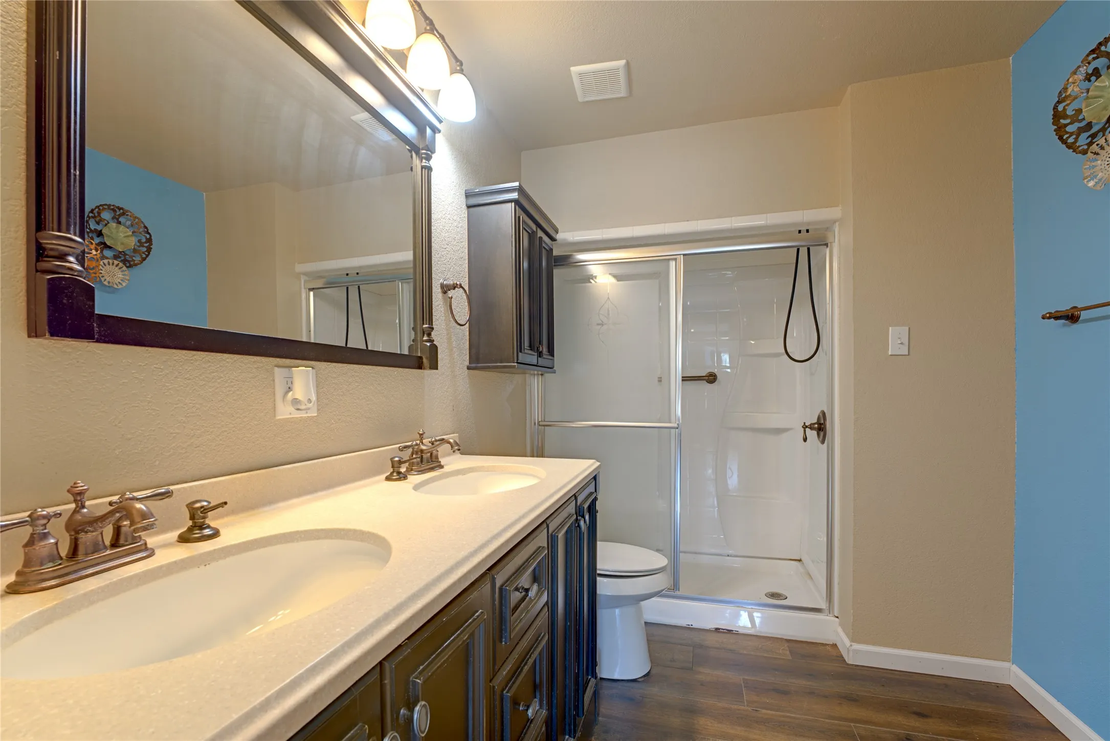 Single Family Residence For Sale in Kaufman County , 15870 County Road 339, Terrell, Texas 75161, 4 Bedroom, 2 Bathroom, Garage spaces, 1,456 Sqft, built in 2002, mls#21355247, Real Estate Agent in Terrell, Homes For Sale in Kaufman county, Homes For Sale in Terrell, Realtor in Terrell Texas, Real Estate Brokerage Independent Realty Texas, Luminita Cordes Realtor
