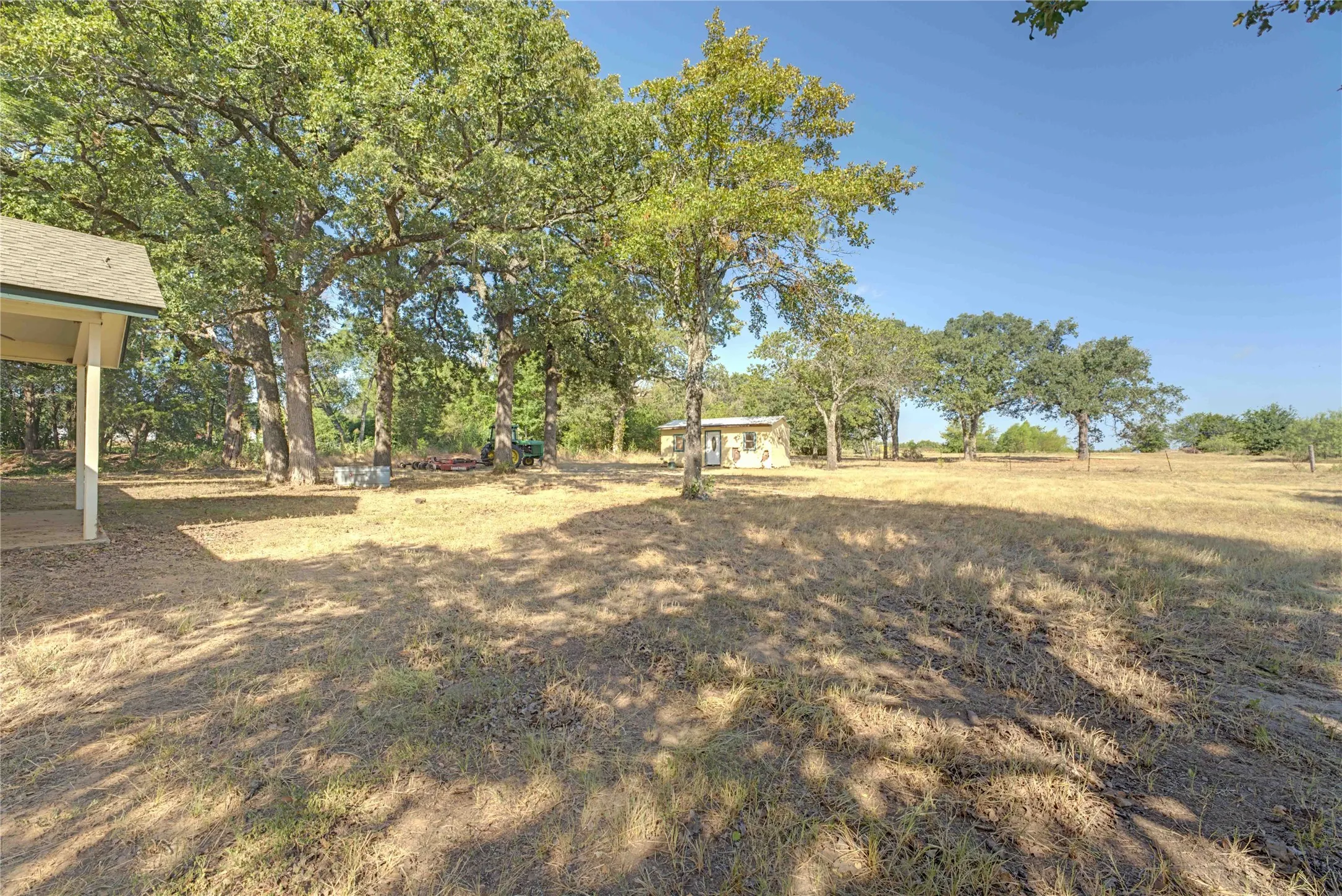 Single Family Residence For Sale in Kaufman County , 15870 County Road 339, Terrell, Texas 75161, 4 Bedroom, 2 Bathroom, Garage spaces, 1,456 Sqft, built in 2002, mls#21355247, Real Estate Agent in Terrell, Homes For Sale in Kaufman county, Homes For Sale in Terrell, Realtor in Terrell Texas, Real Estate Brokerage Independent Realty Texas, Luminita Cordes Realtor
