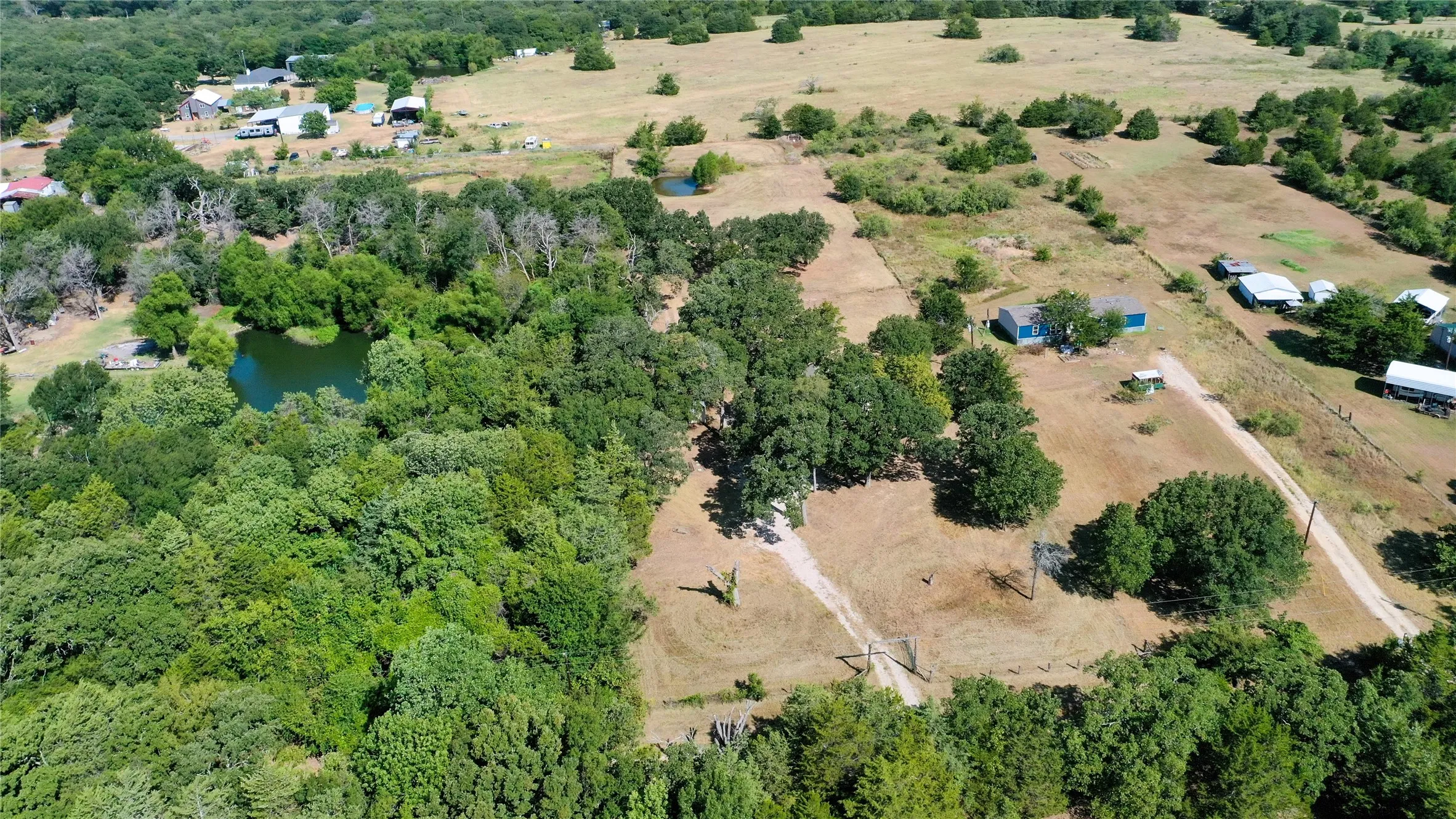Single Family Residence For Sale in Kaufman County , 15870 County Road 339, Terrell, Texas 75161, 4 Bedroom, 2 Bathroom, Garage spaces, 1,456 Sqft, built in 2002, mls#21355247, Real Estate Agent in Terrell, Homes For Sale in Kaufman county, Homes For Sale in Terrell, Realtor in Terrell Texas, Real Estate Brokerage Independent Realty Texas, Luminita Cordes Realtor
