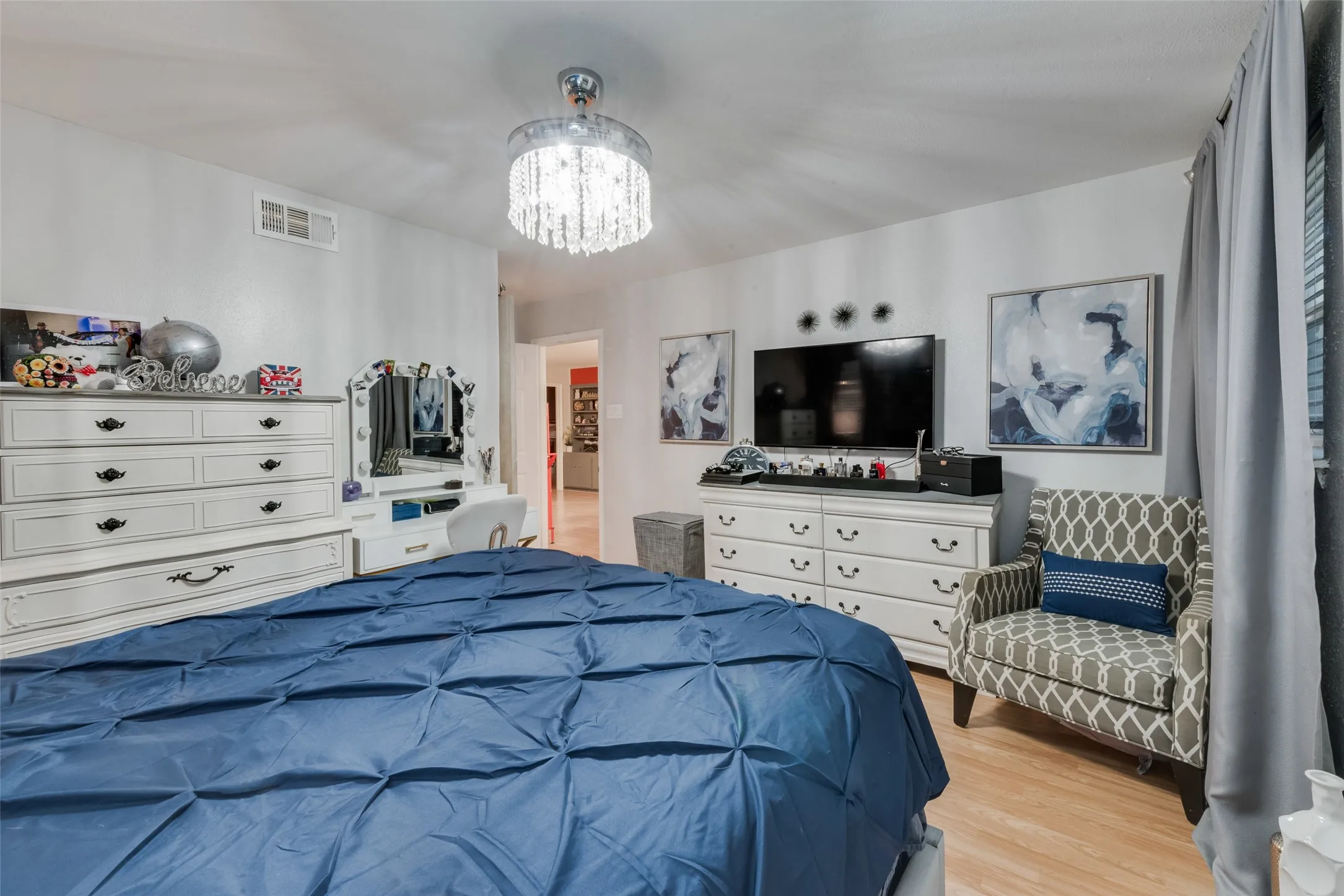 Single Family Residence For Sale in Dallas County , 1310 Bardfield Avenue, Garland, Texas 75041, 3 Bedroom, 2 Bathroom, 2 Garage spaces, 1,510 Sqft, built in 1960, mls#21360682, Real Estate Agent in Garland, Homes For Sale in Dallas county, Homes For Sale in Garland, Realtor in Garland Texas, Real Estate Brokerage Independent Realty Texas, Luminita Cordes Realtor