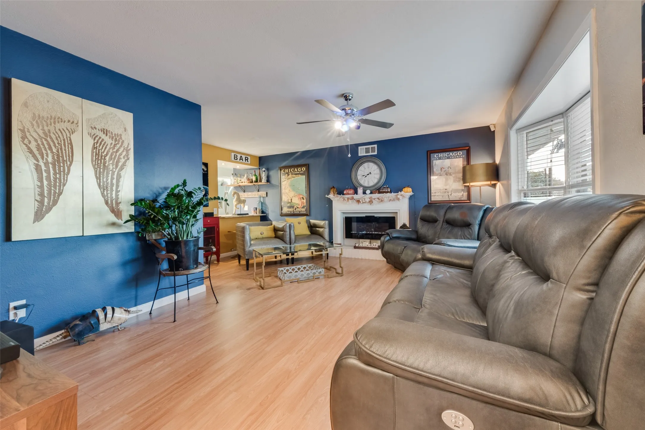 Single Family Residence For Sale in Dallas County , 1310 Bardfield Avenue, Garland, Texas 75041, 3 Bedroom, 2 Bathroom, 2 Garage spaces, 1,510 Sqft, built in 1960, mls#21360682, Real Estate Agent in Garland, Homes For Sale in Dallas county, Homes For Sale in Garland, Realtor in Garland Texas, Real Estate Brokerage Independent Realty Texas, Luminita Cordes Realtor