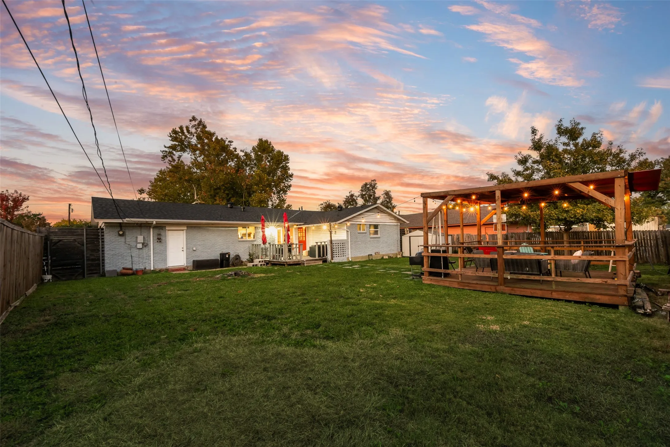 Single Family Residence For Sale in Dallas County , 1310 Bardfield Avenue, Garland, Texas 75041, 3 Bedroom, 2 Bathroom, 2 Garage spaces, 1,510 Sqft, built in 1960, mls#21360682, Real Estate Agent in Garland, Homes For Sale in Dallas county, Homes For Sale in Garland, Realtor in Garland Texas, Real Estate Brokerage Independent Realty Texas, Luminita Cordes Realtor
