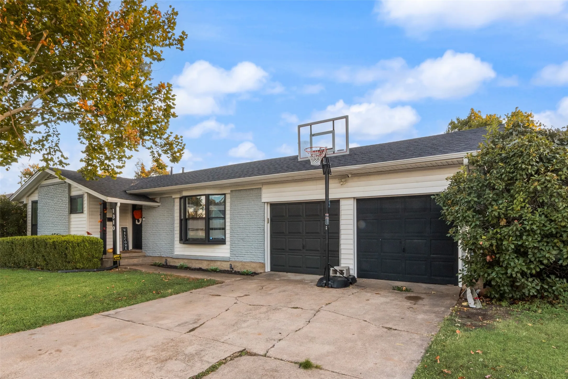 Single Family Residence For Sale in Dallas County , 1310 Bardfield Avenue, Garland, Texas 75041, 3 Bedroom, 2 Bathroom, 2 Garage spaces, 1,510 Sqft, built in 1960, mls#21360682, Real Estate Agent in Garland, Homes For Sale in Dallas county, Homes For Sale in Garland, Realtor in Garland Texas, Real Estate Brokerage Independent Realty Texas, Luminita Cordes Realtor
