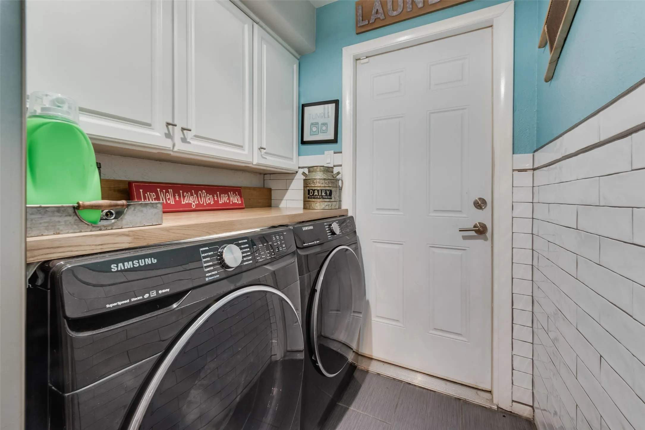 Single Family Residence For Sale in Dallas County , 1310 Bardfield Avenue, Garland, Texas 75041, 3 Bedroom, 2 Bathroom, 2 Garage spaces, 1,510 Sqft, built in 1960, mls#21360682, Real Estate Agent in Garland, Homes For Sale in Dallas county, Homes For Sale in Garland, Realtor in Garland Texas, Real Estate Brokerage Independent Realty Texas, Luminita Cordes Realtor
