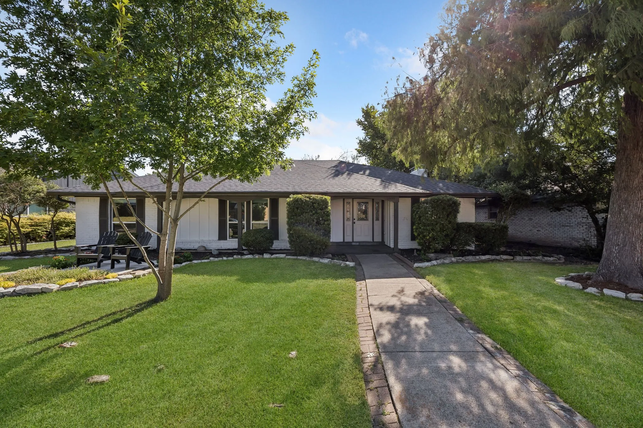 Single Family Residence For Sale in Dallas County , 5909 Mark Lane, Rowlett, Texas 75089, 3 Bedroom, 2 Bathroom, 2 Garage spaces, 1,889 Sqft, built in 1975, mls#21360592, Real Estate Agent in Rowlett, Homes For Sale in Dallas county, Homes For Sale in Rowlett, Realtor in Rowlett Texas, Real Estate Brokerage Independent Realty Texas, Luminita Cordes Realtor