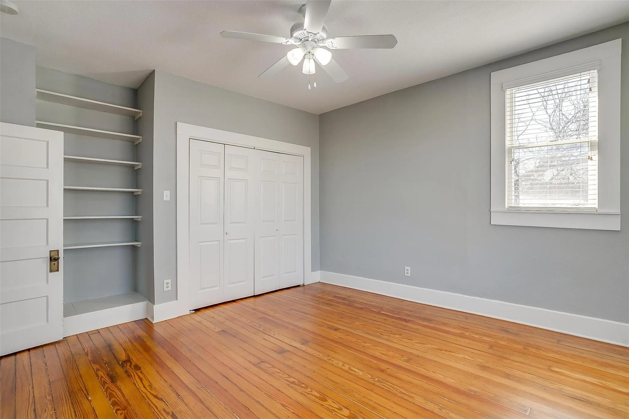 Single Family Residence For Rent in Tarrant County , 1523 Alston Avenue, Fort Worth, Texas 76104, 3 Bedroom, 3 Bathroom, Garage spaces, 2,000 Sqft, built in 1925, mls#21360683, Real Estate Agent in Fort Worth, Homes For Rent in Tarrant county, Homes For Rent in Fort Worth, Realtor in Fort Worth Texas, Real Estate Brokerage Independent Realty Texas, Luminita Cordes Realtor