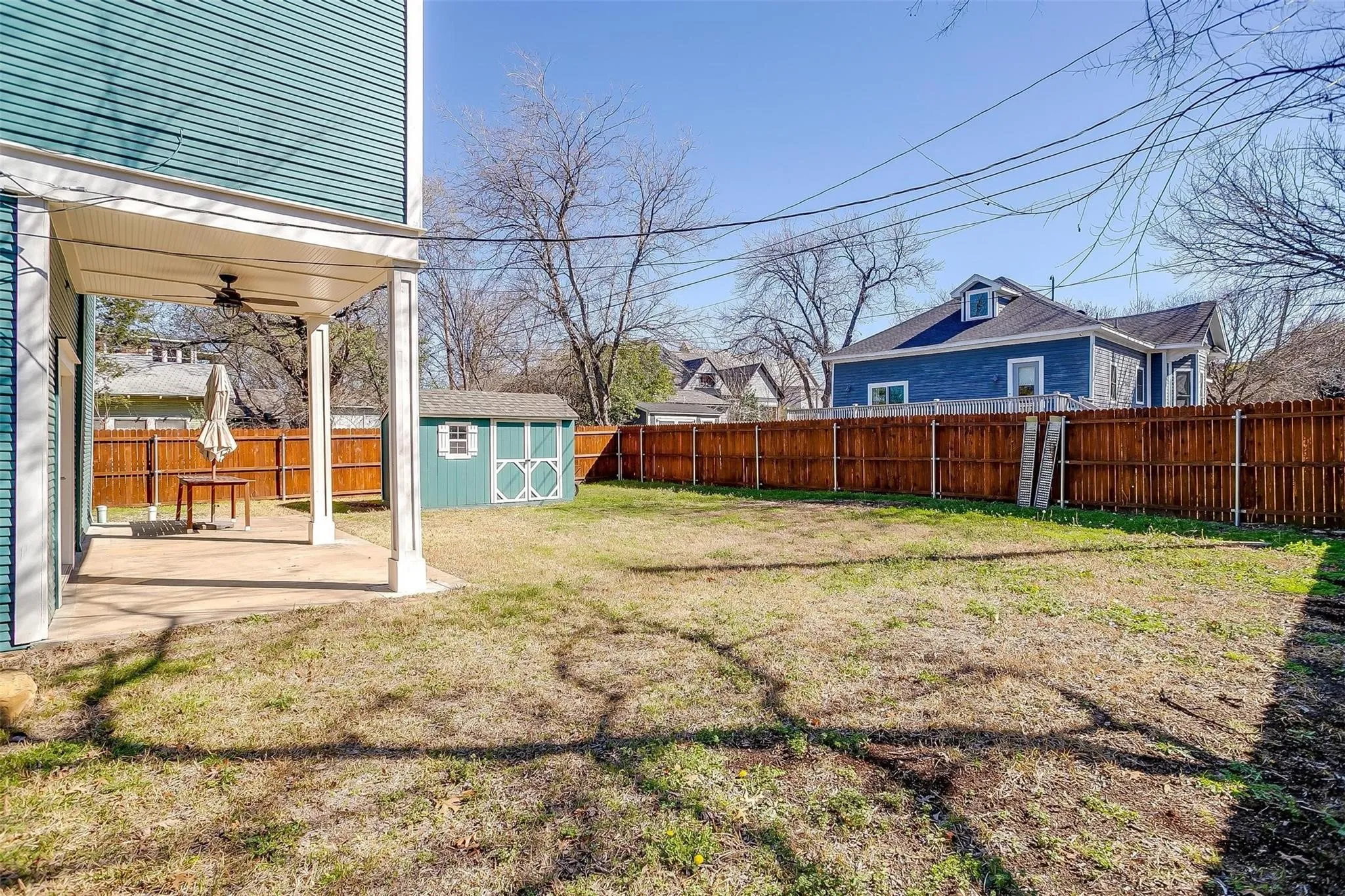 Single Family Residence For Rent in Tarrant County , 1523 Alston Avenue, Fort Worth, Texas 76104, 3 Bedroom, 3 Bathroom, Garage spaces, 2,000 Sqft, built in 1925, mls#21360683, Real Estate Agent in Fort Worth, Homes For Rent in Tarrant county, Homes For Rent in Fort Worth, Realtor in Fort Worth Texas, Real Estate Brokerage Independent Realty Texas, Luminita Cordes Realtor