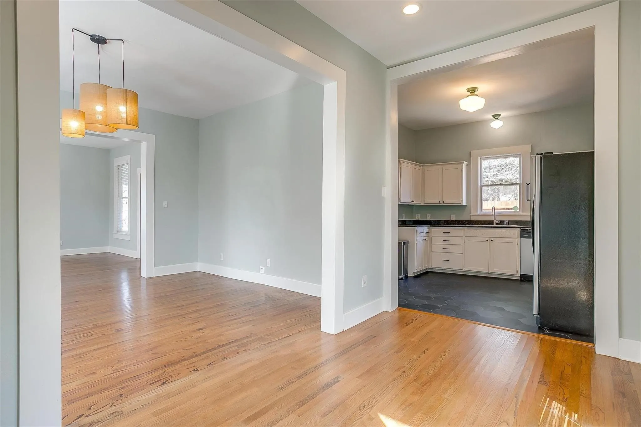 Single Family Residence For Rent in Tarrant County , 1523 Alston Avenue, Fort Worth, Texas 76104, 3 Bedroom, 3 Bathroom, Garage spaces, 2,000 Sqft, built in 1925, mls#21360683, Real Estate Agent in Fort Worth, Homes For Rent in Tarrant county, Homes For Rent in Fort Worth, Realtor in Fort Worth Texas, Real Estate Brokerage Independent Realty Texas, Luminita Cordes Realtor