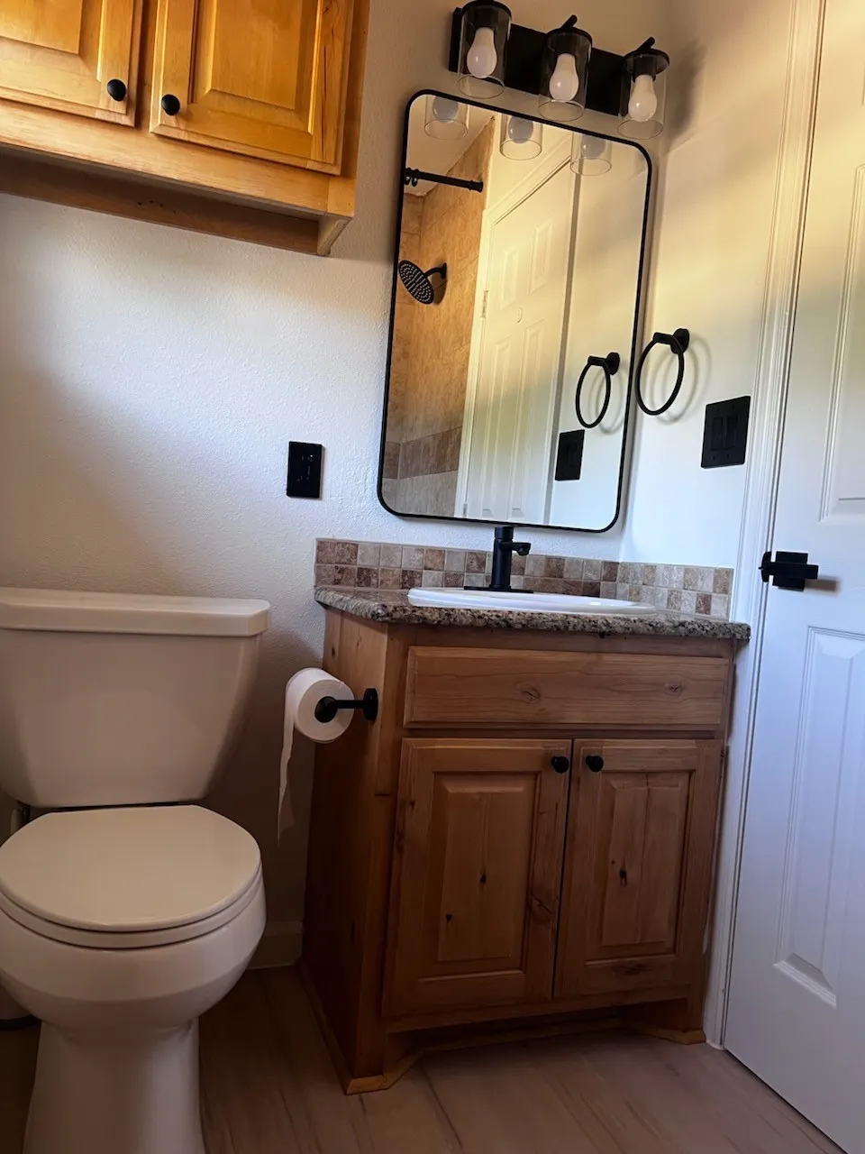 Single Family Residence For Rent in Parker County , 117 Westline Road, Azle, Texas 76020, 2 Bedroom, 1 Bathroom, Garage spaces, 874 Sqft, built in 1953, mls#21360245, Real Estate Agent in Azle, Homes For Rent in Parker county, Homes For Rent in Azle, Realtor in Azle Texas, Real Estate Brokerage Independent Realty Texas, Luminita Cordes Realtor