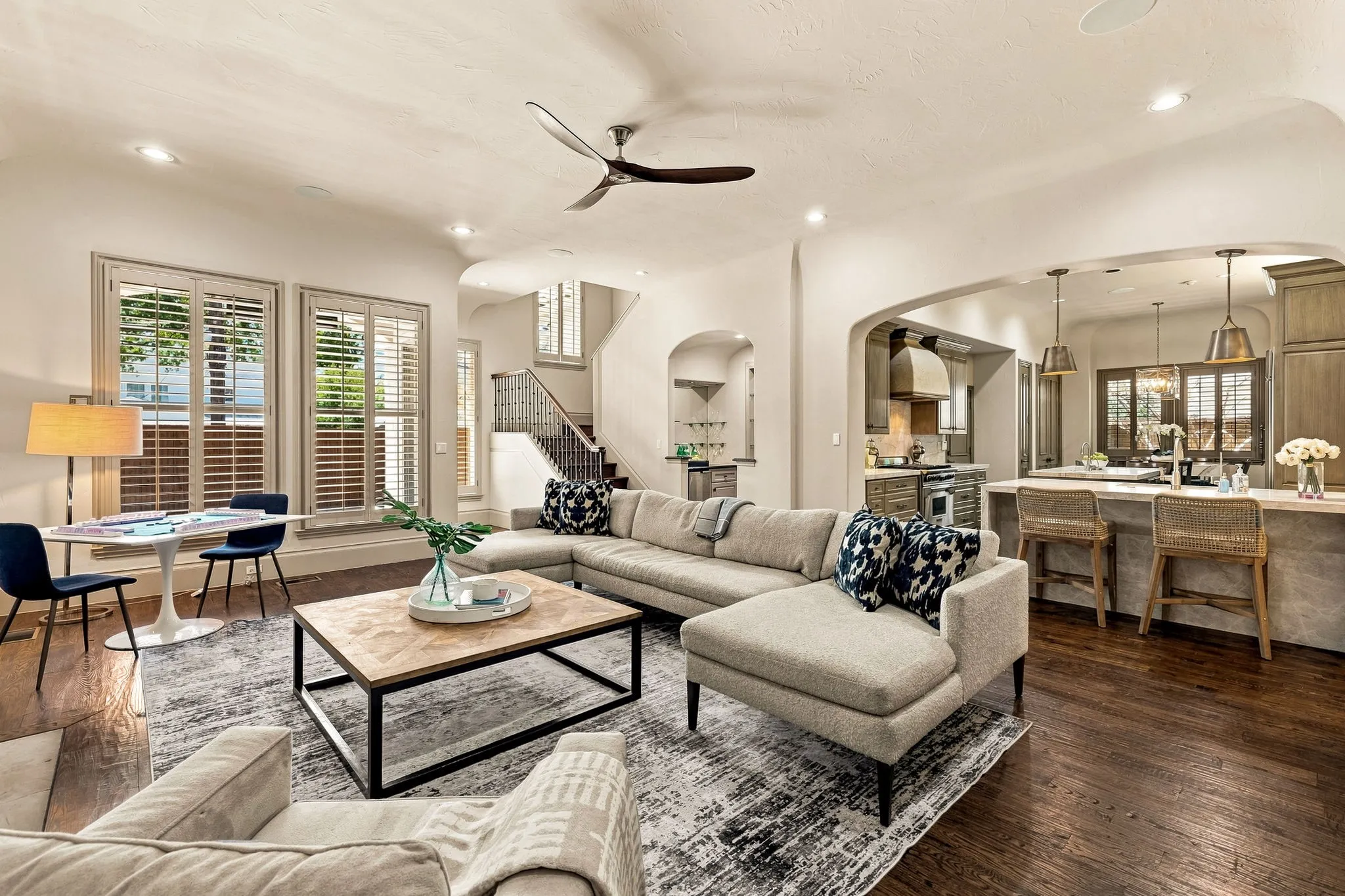 Single Family Residence For Sale in Dallas County , 4125 Shenandoah Street, University Park, Texas 75205, 5 Bedroom, 6 Bathroom, 2 Garage spaces, 5,184 Sqft, built in 2006, mls#21358878, Real Estate Agent in University Park, Homes For Sale in Dallas county, Homes For Sale in University Park, Realtor in University Park Texas, Real Estate Brokerage Independent Realty Texas, Luminita Cordes Realtor