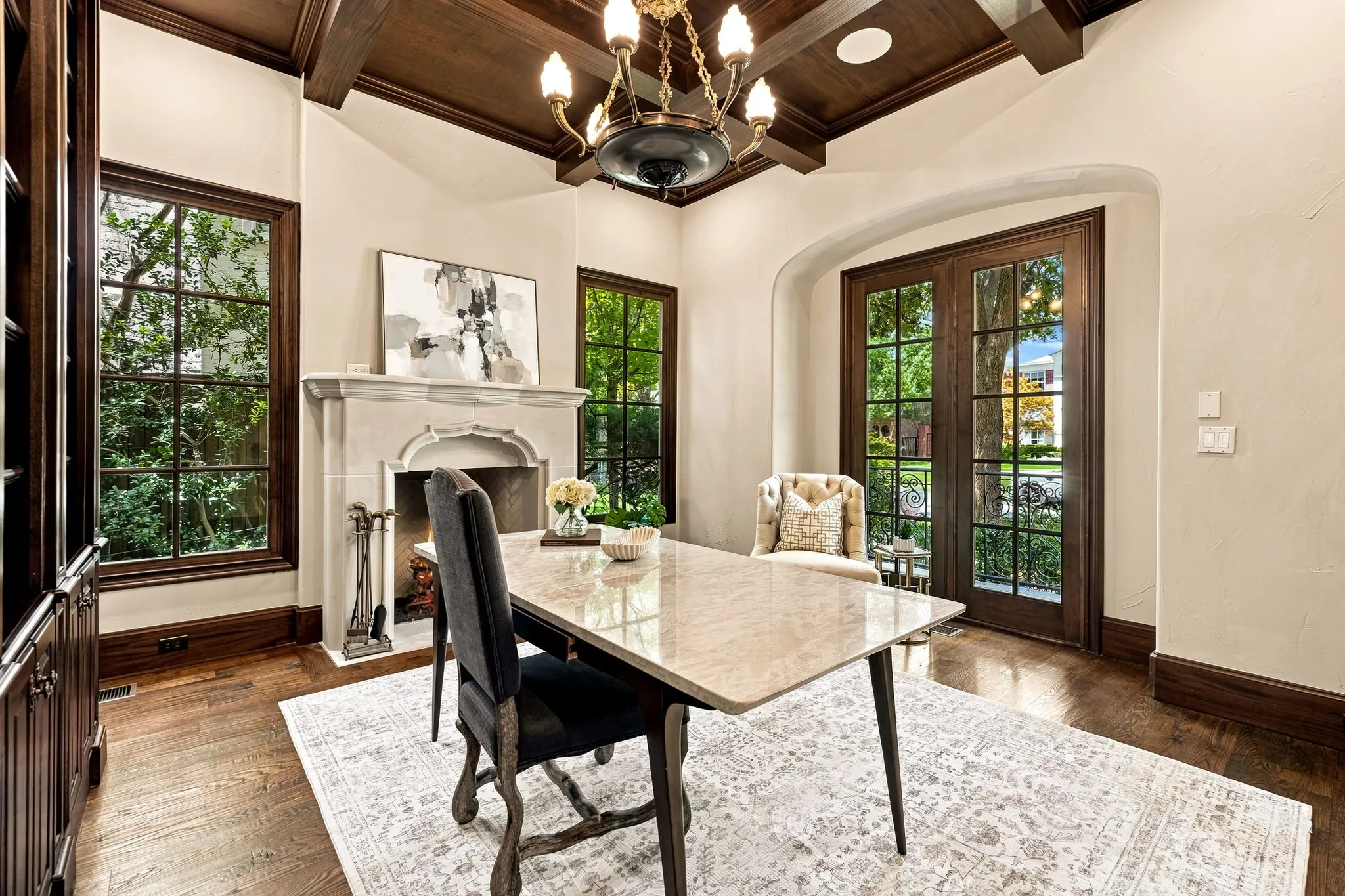 Single Family Residence For Sale in Dallas County , 4125 Shenandoah Street, University Park, Texas 75205, 5 Bedroom, 6 Bathroom, 2 Garage spaces, 5,184 Sqft, built in 2006, mls#21358878, Real Estate Agent in University Park, Homes For Sale in Dallas county, Homes For Sale in University Park, Realtor in University Park Texas, Real Estate Brokerage Independent Realty Texas, Luminita Cordes Realtor