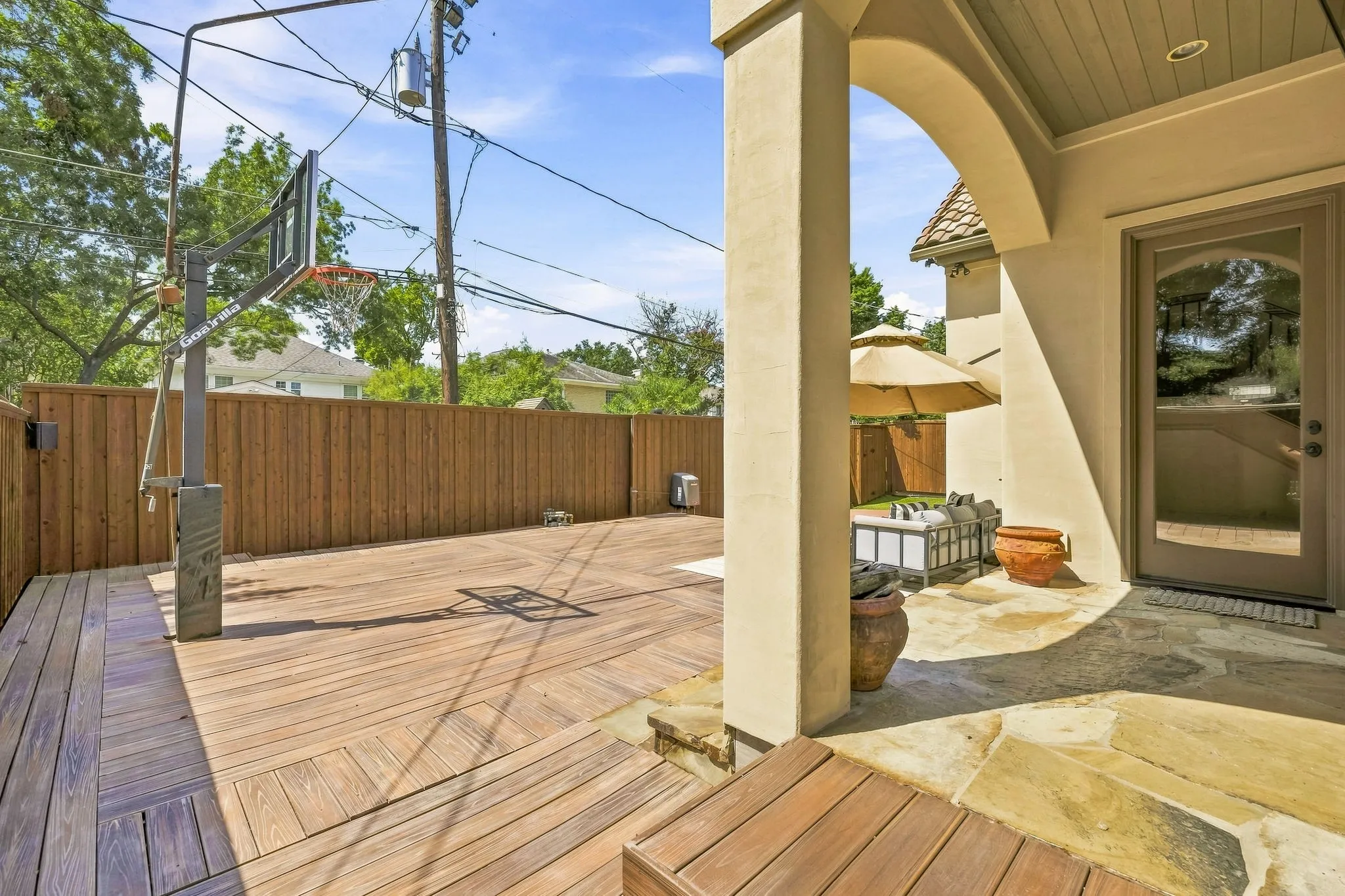 Single Family Residence For Sale in Dallas County , 4125 Shenandoah Street, University Park, Texas 75205, 5 Bedroom, 6 Bathroom, 2 Garage spaces, 5,184 Sqft, built in 2006, mls#21358878, Real Estate Agent in University Park, Homes For Sale in Dallas county, Homes For Sale in University Park, Realtor in University Park Texas, Real Estate Brokerage Independent Realty Texas, Luminita Cordes Realtor