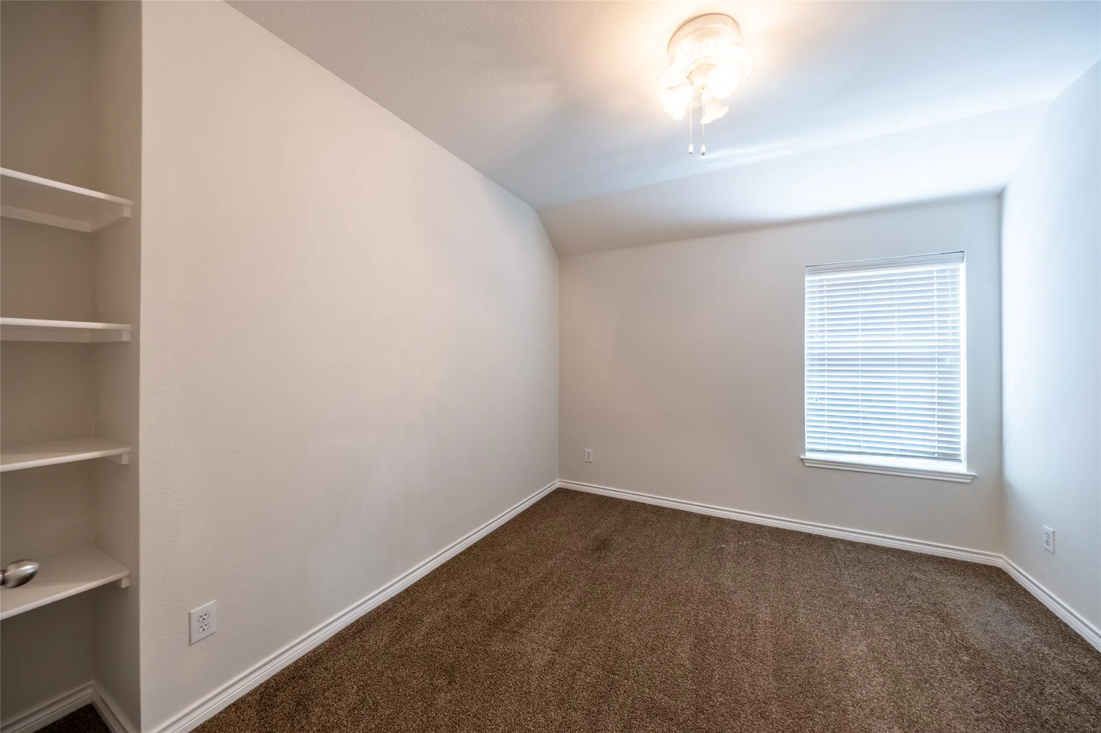 Single Family Residence For Sale in Tarrant County , 604 Beeman Drive, Arlington, Texas 76002, 4 Bedroom, 2 Bathroom, 2 Garage spaces, 2,317 Sqft, built in 2006, mls#21360508, Real Estate Agent in Arlington, Homes For Sale in Tarrant county, Homes For Sale in Arlington, Realtor in Arlington Texas, Real Estate Brokerage Independent Realty Texas, Luminita Cordes Realtor