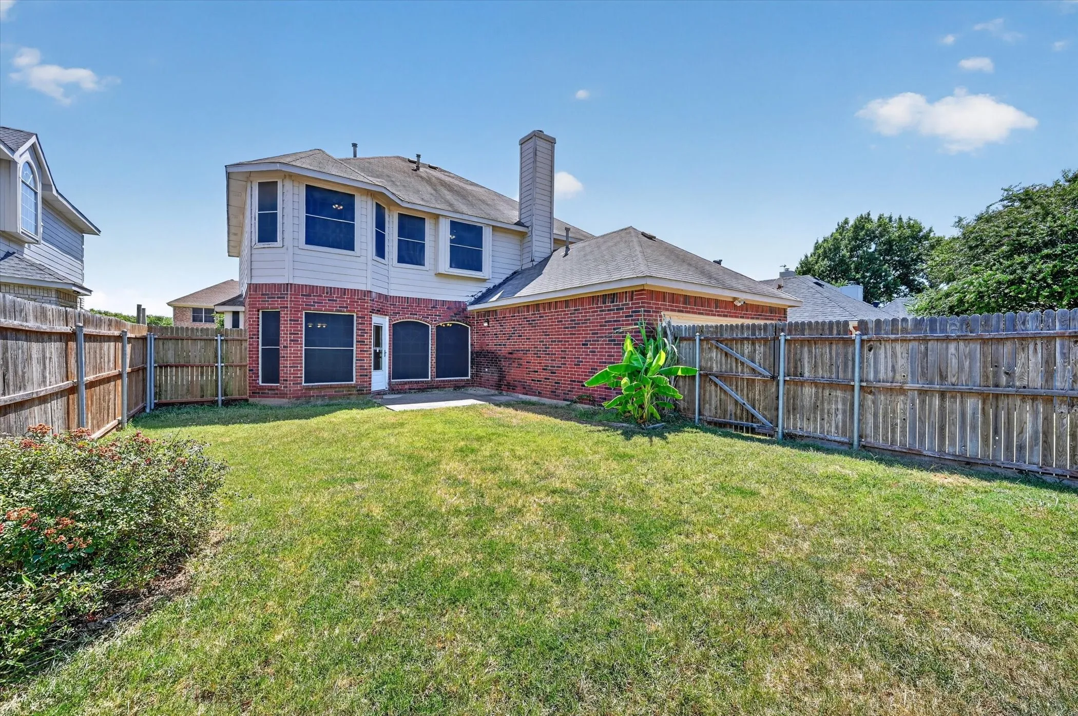 Single Family Residence For Sale in Denton County , 1225 Sam Dennis Drive, Lewisville, Texas 75077, 4 Bedroom, 3 Bathroom, 2 Garage spaces, 2,654 Sqft, built in 1995, mls#21357699, Real Estate Agent in Lewisville, Homes For Sale in Denton county, Homes For Sale in Lewisville, Realtor in Lewisville Texas, Real Estate Brokerage Independent Realty Texas, Luminita Cordes Realtor